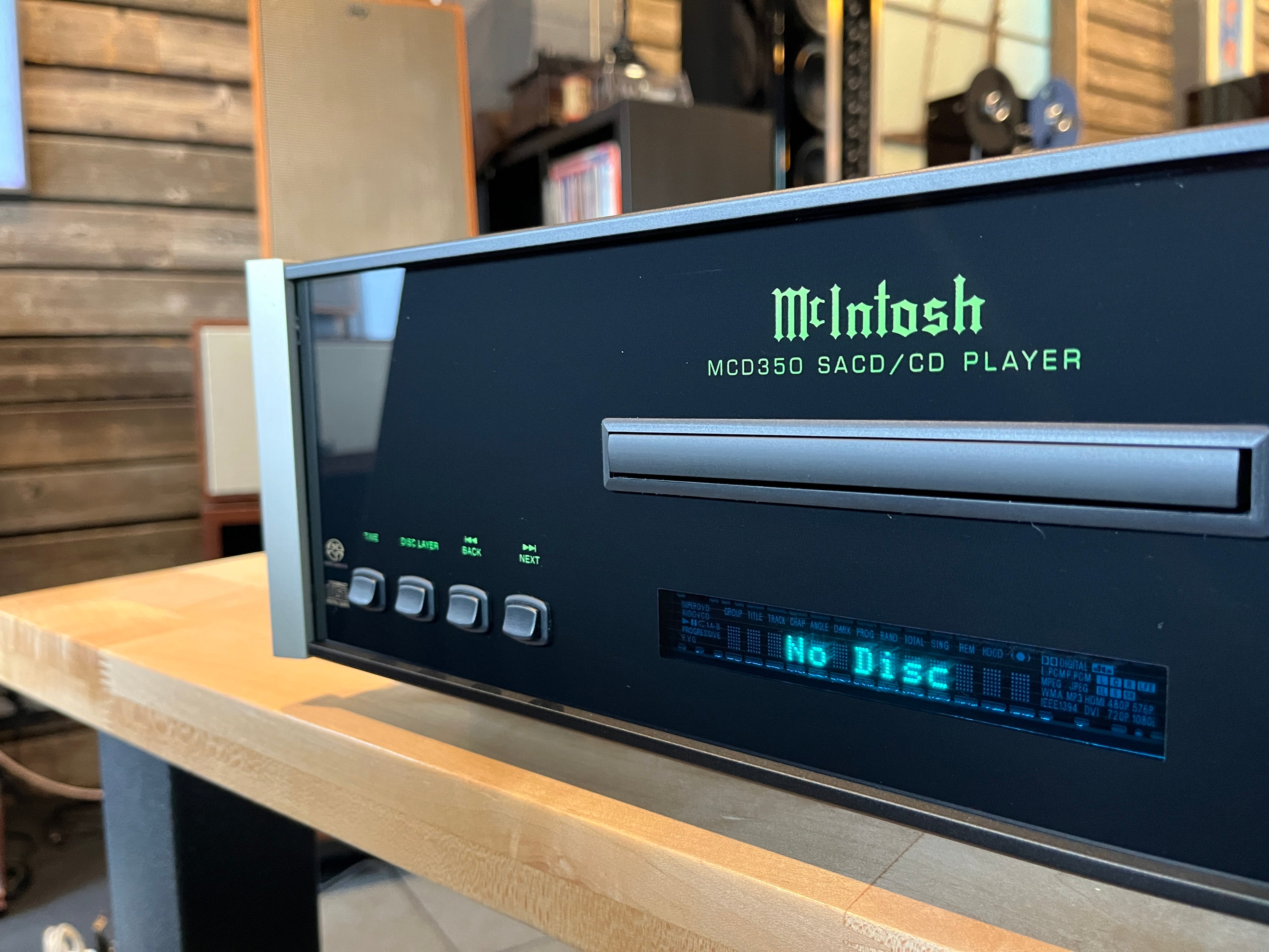 McIntosh MCD350 SACD Player - Pre-Loved