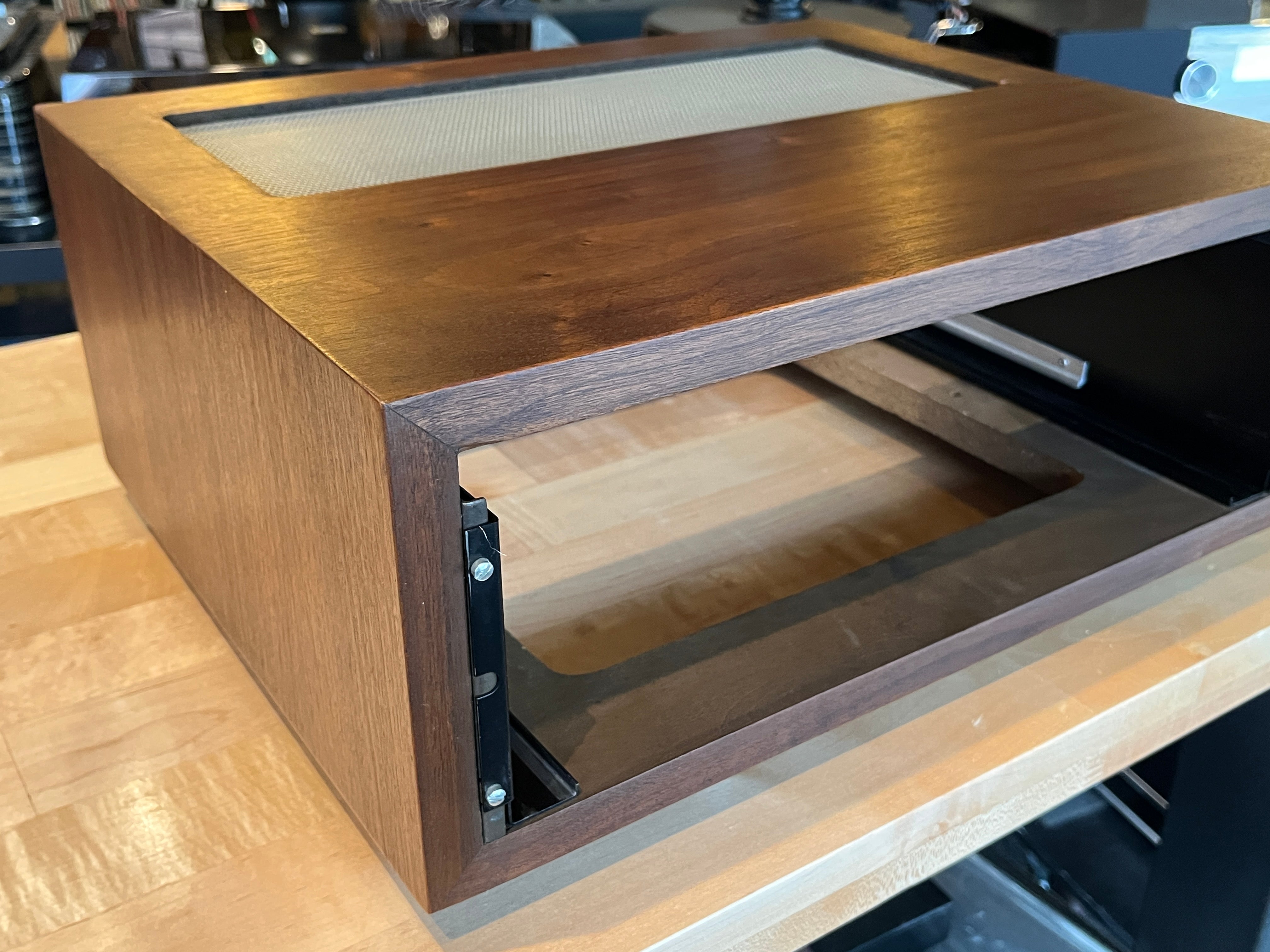 L12 Slant Foot Cabinet Cabinet w/ 12" Fixed Panlocs