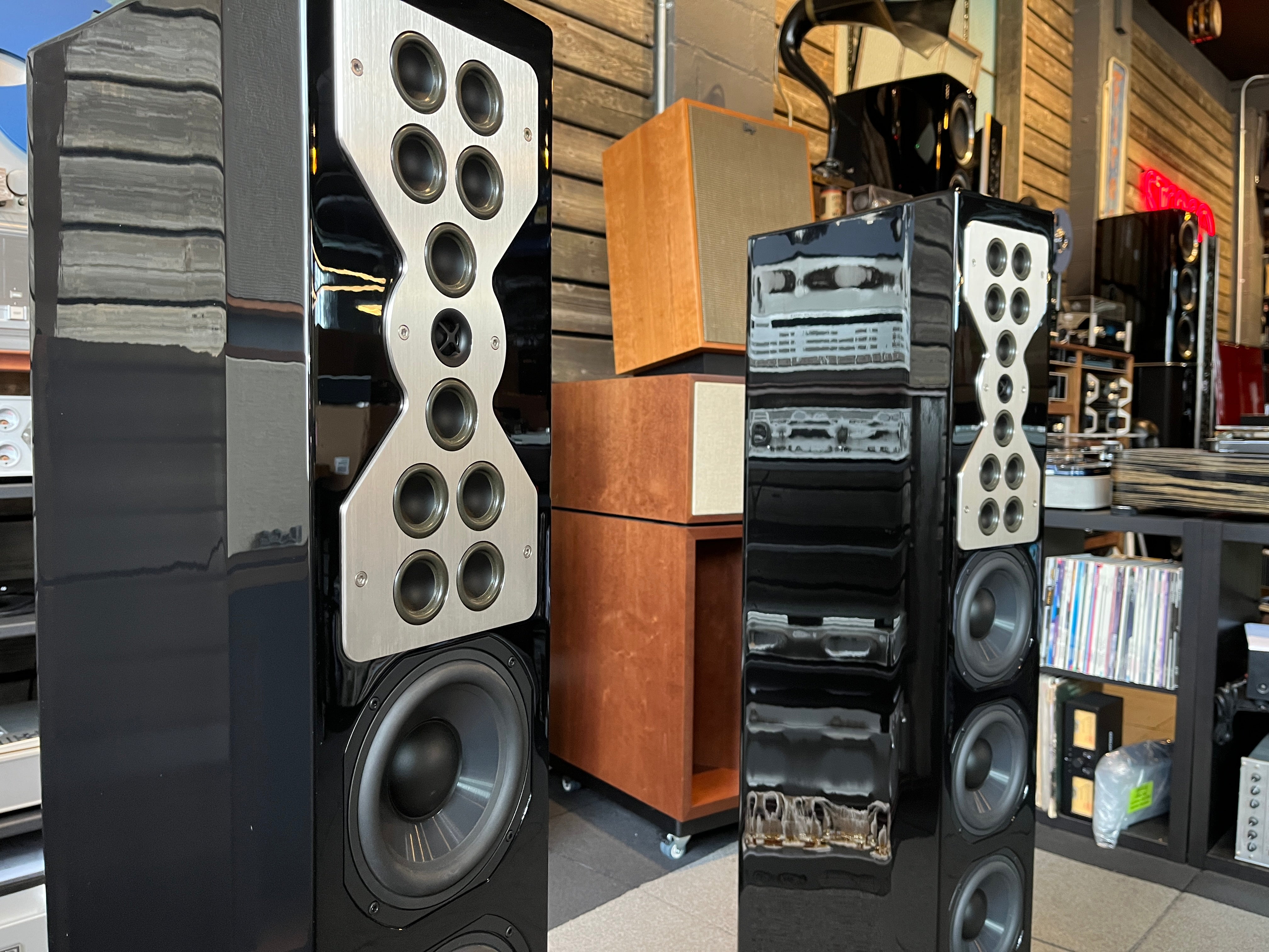 McIntosh XR100 Floorstanding Speakers - Pre-Loved
