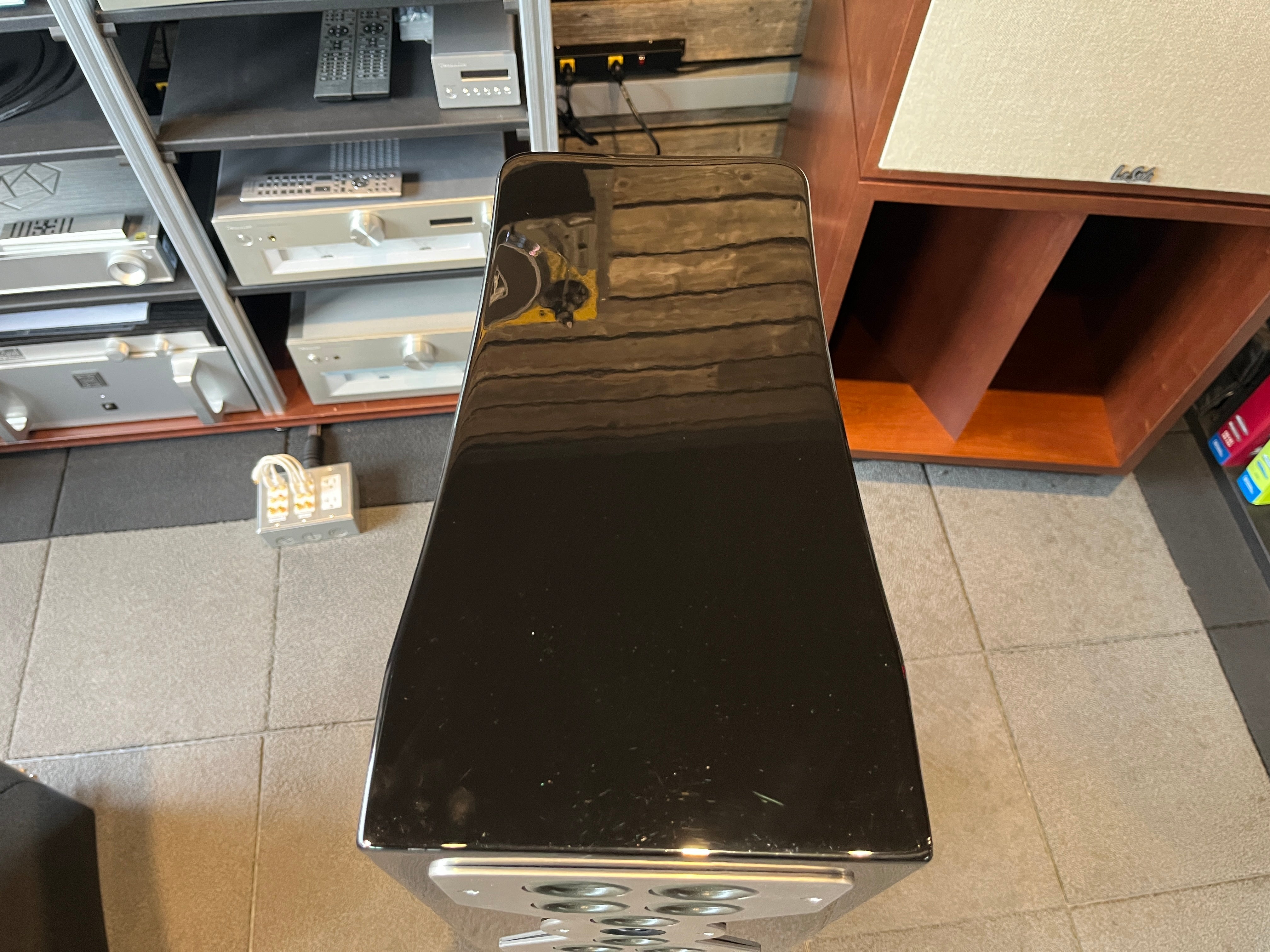 McIntosh XR100 Floorstanding Speakers - Pre-Loved