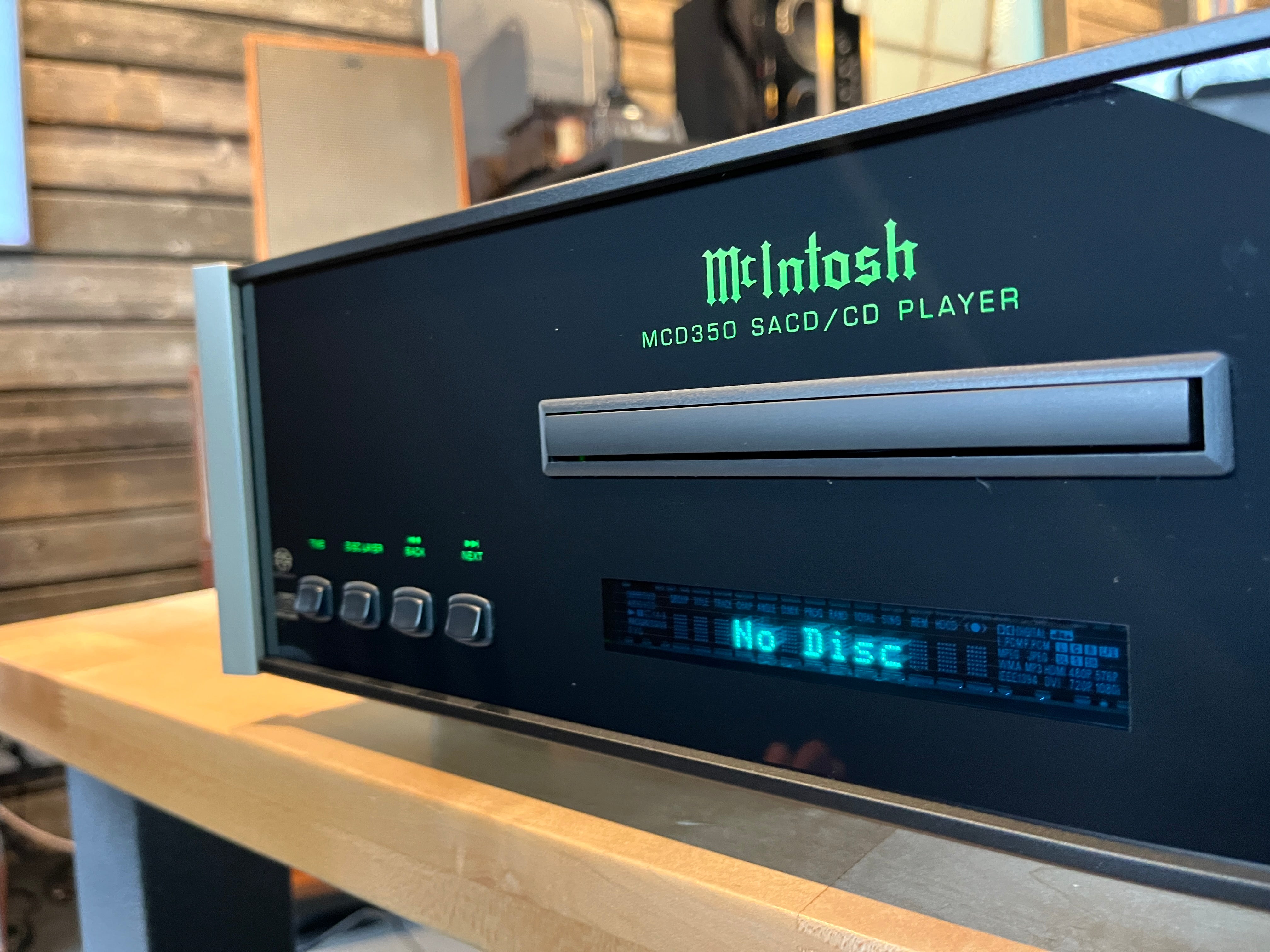 McIntosh MCD350 SACD Player - Pre-Loved