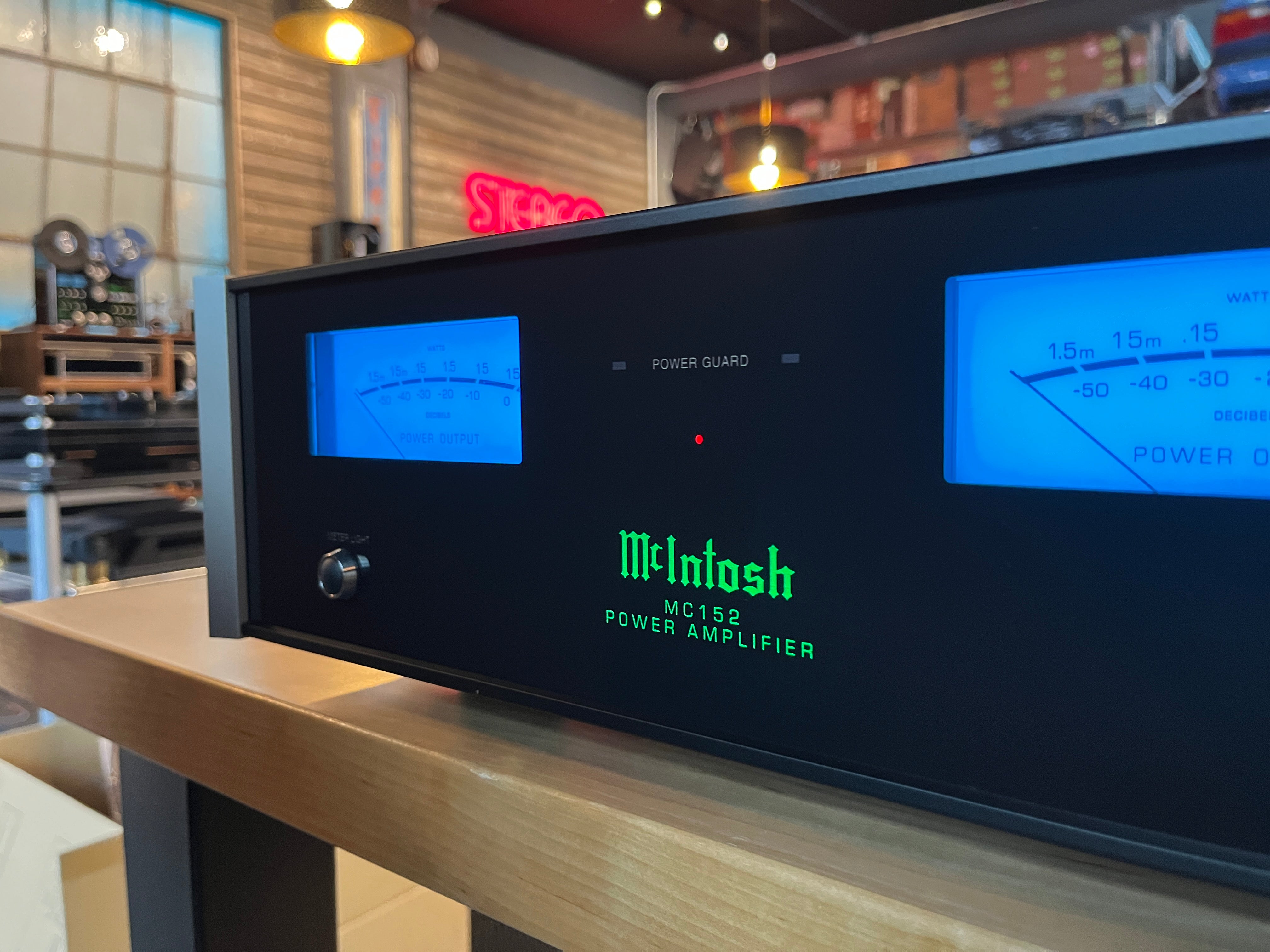 McIntosh MC152 Solid State Amplifier - Pre-Loved