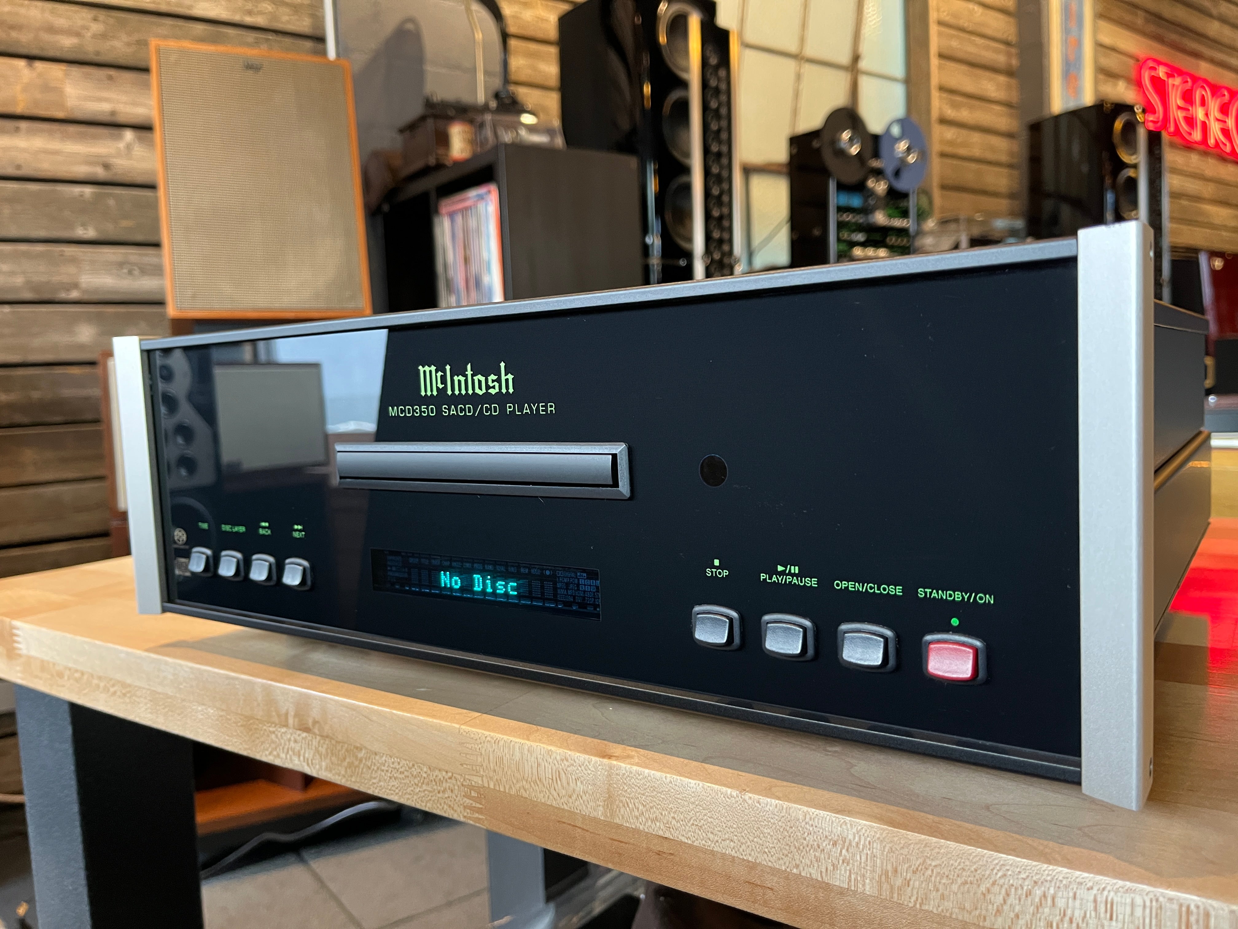 McIntosh MCD350 SACD Player - Pre-Loved