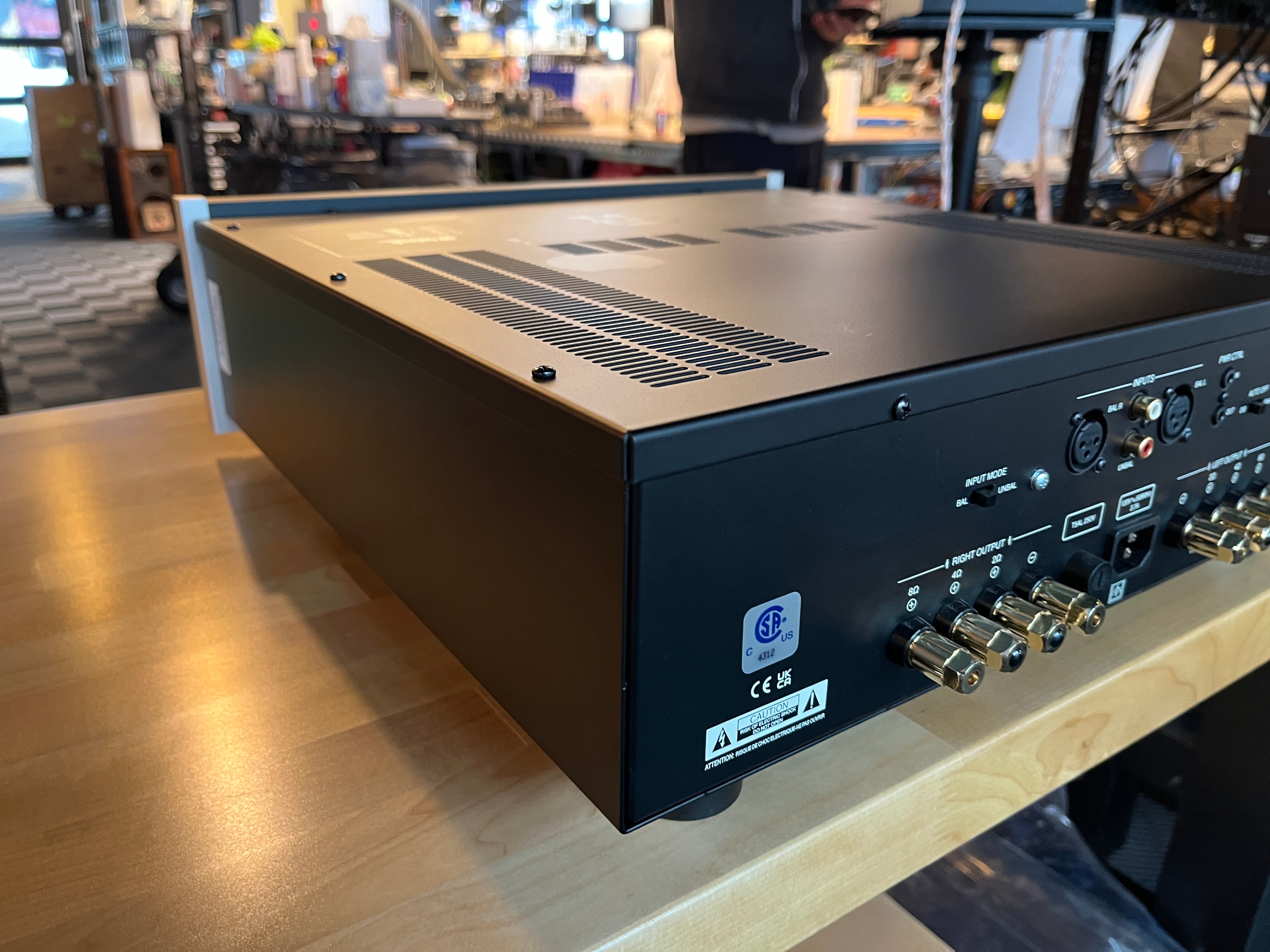 McIntosh MC152 Solid State Amplifier - Pre-Loved