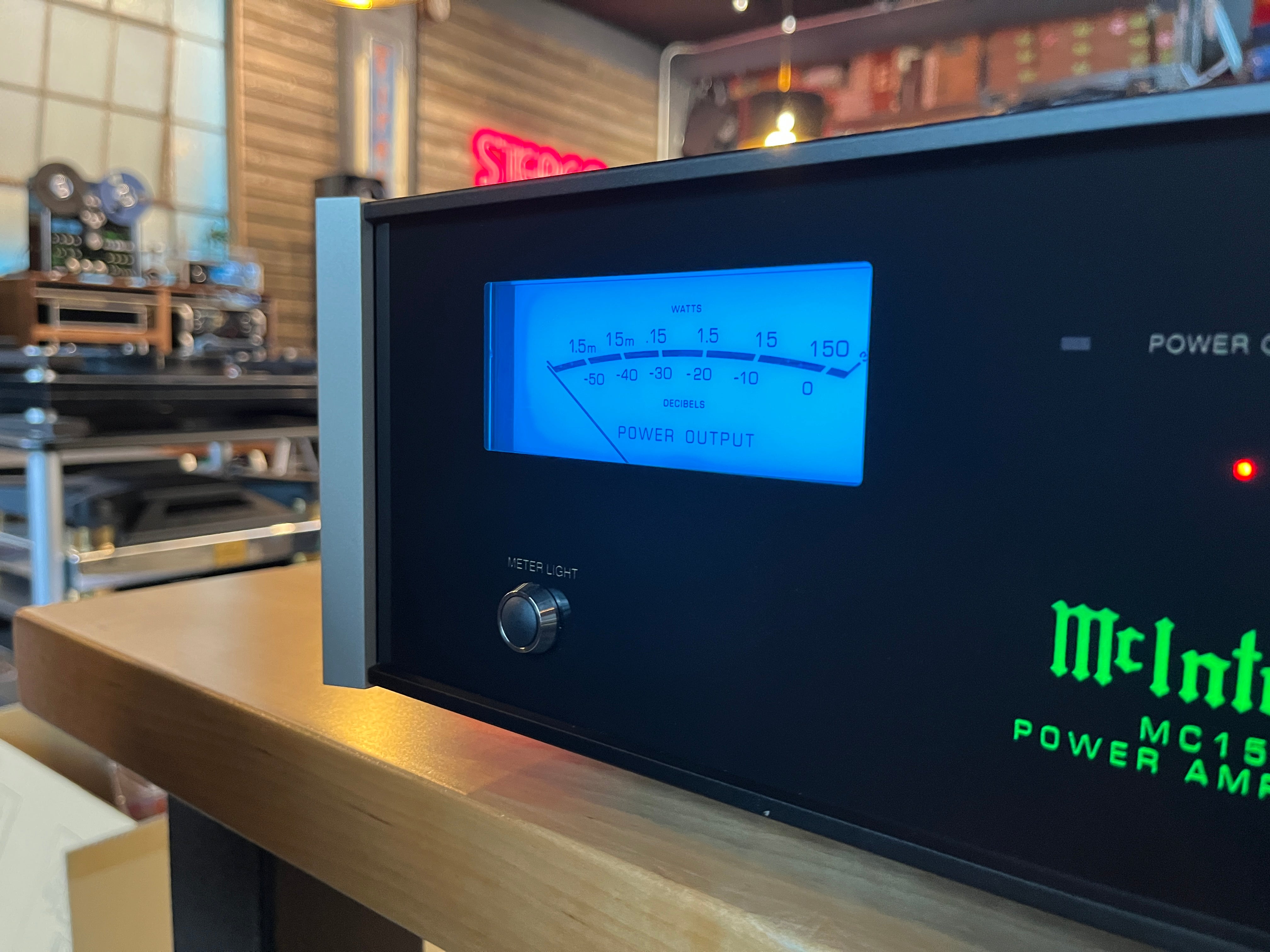 McIntosh MC152 Solid State Amplifier - Pre-Loved