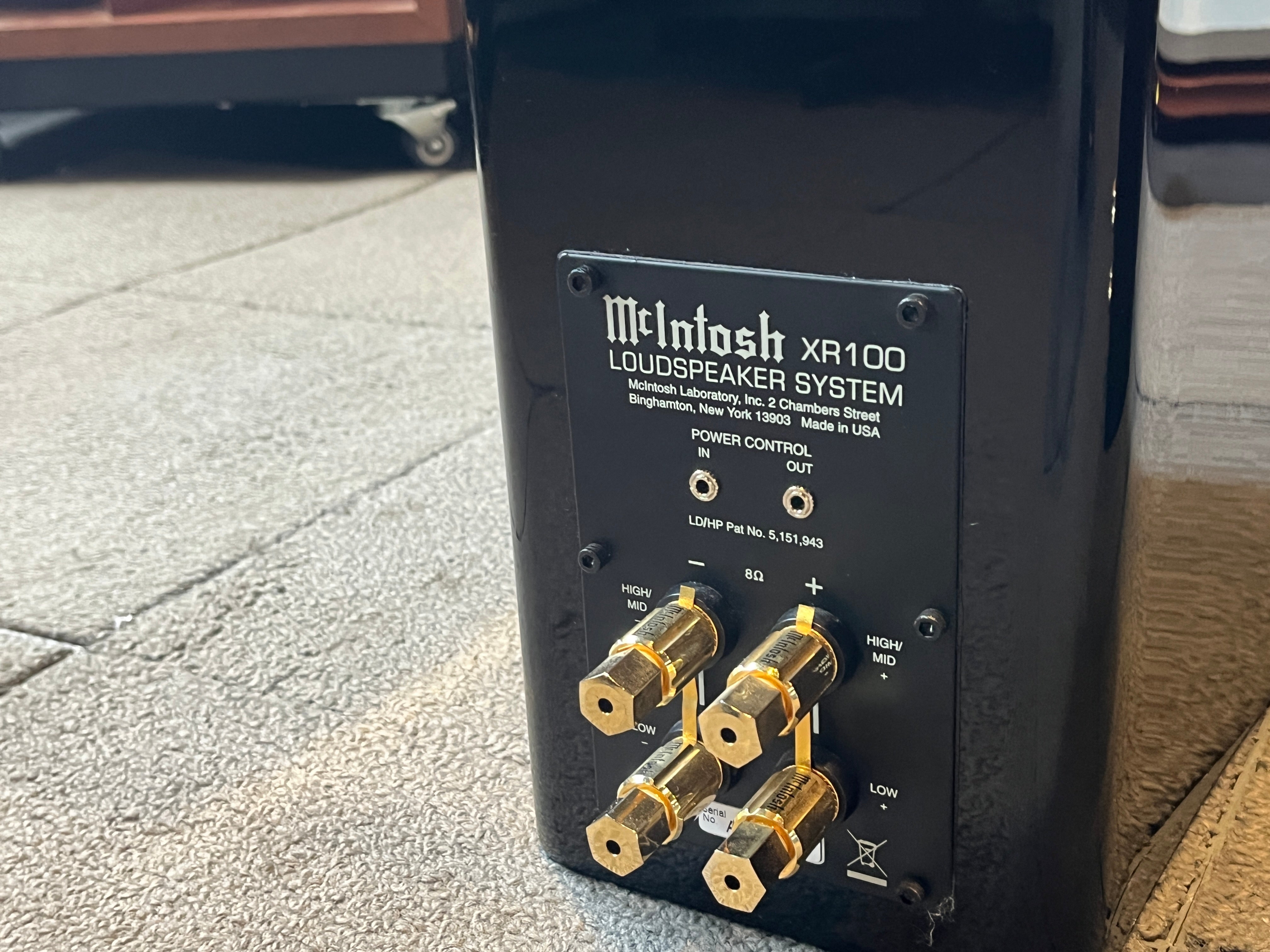 McIntosh XR100 Floorstanding Speakers - Pre-Loved