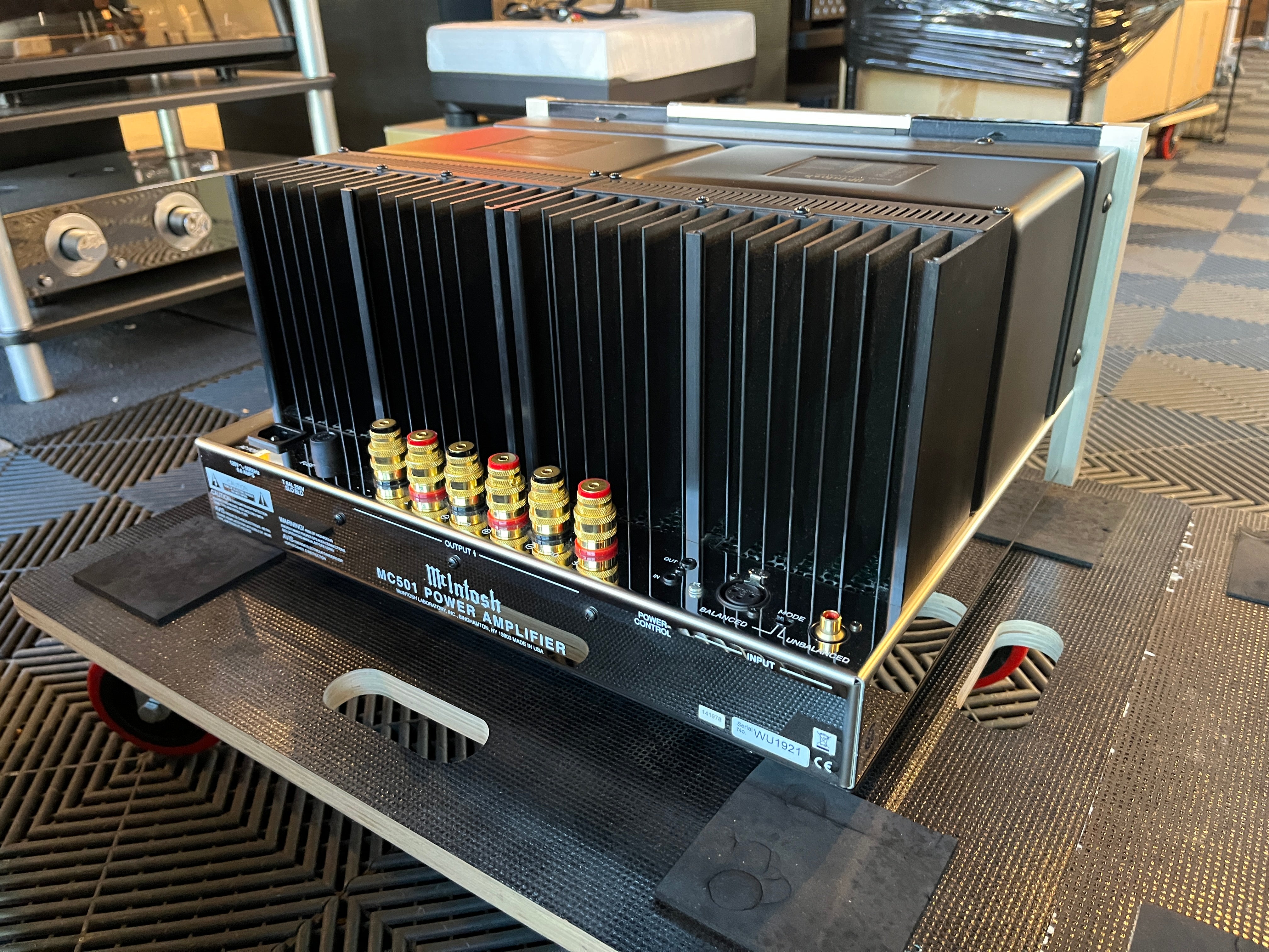 McIntosh MC501 Monoblock Amplifier Pair - Consecutive Serials, Fiber Optic