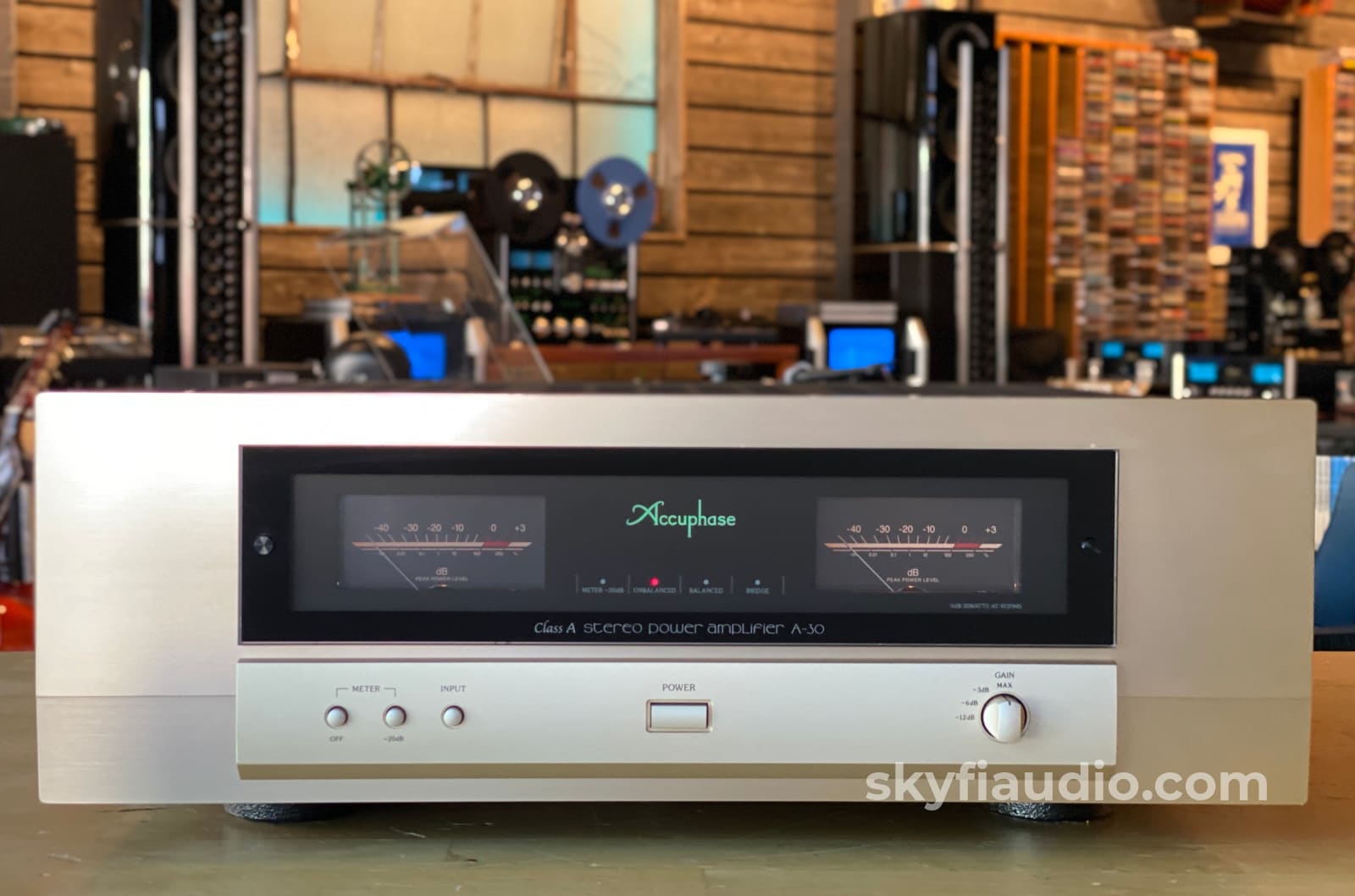 Accuphase A-30 Solid State CLASS-A Amplifier
