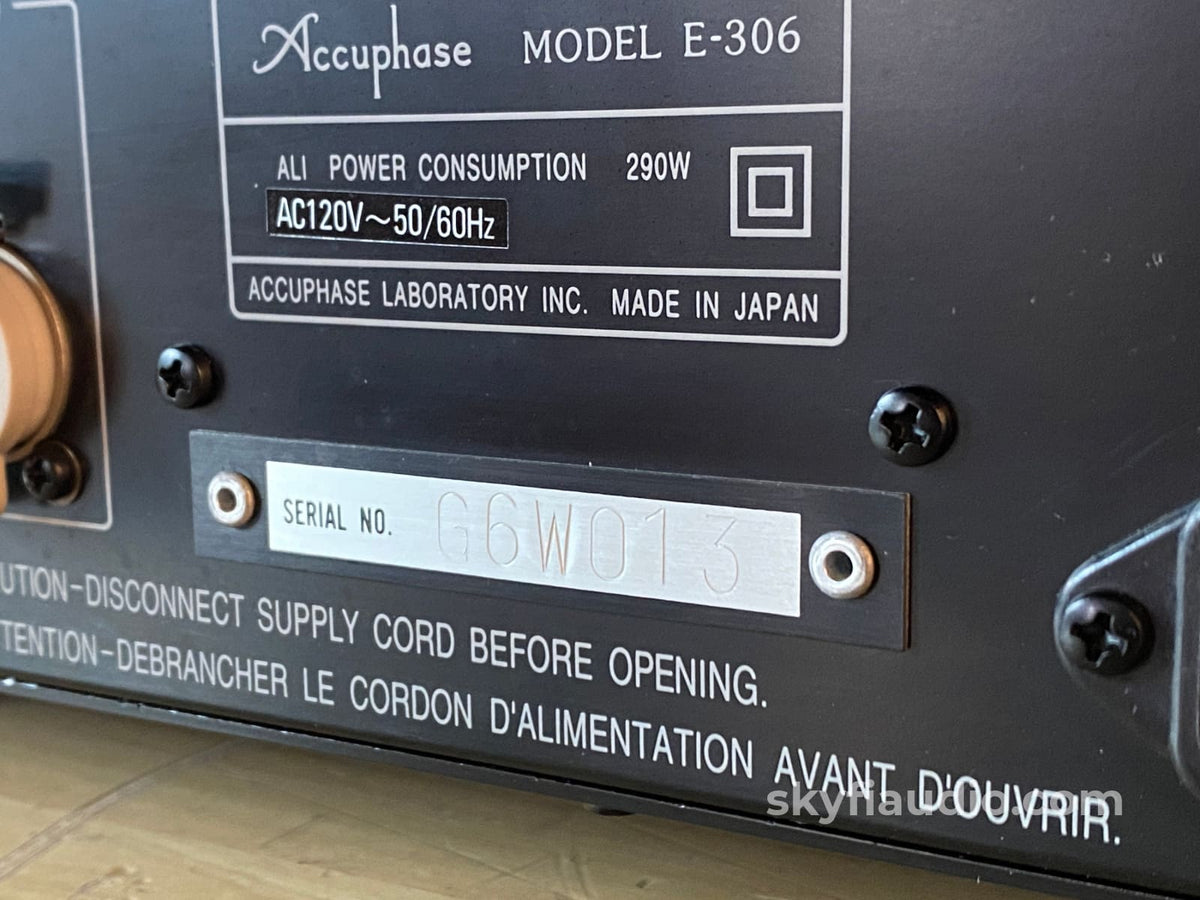 Accuphase E-306 Integrated Amplifier - 100 Wpc Made In Japan