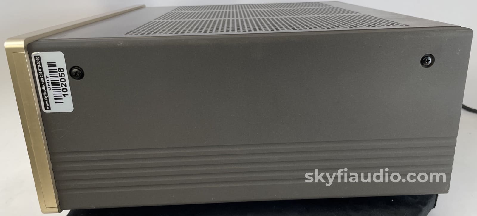 Accuphase E-406 Integrated Amplifier W/Phono And Balanced Connections