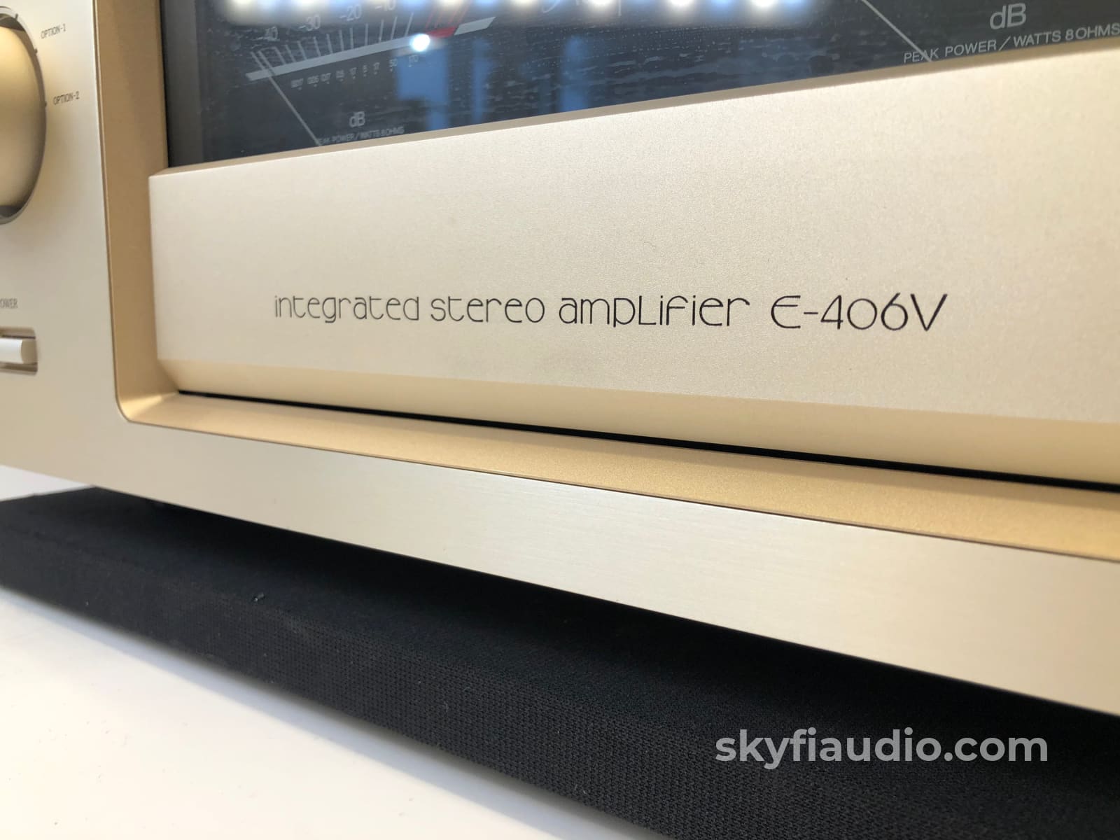 Accuphase E-406V Integrated Amplifier