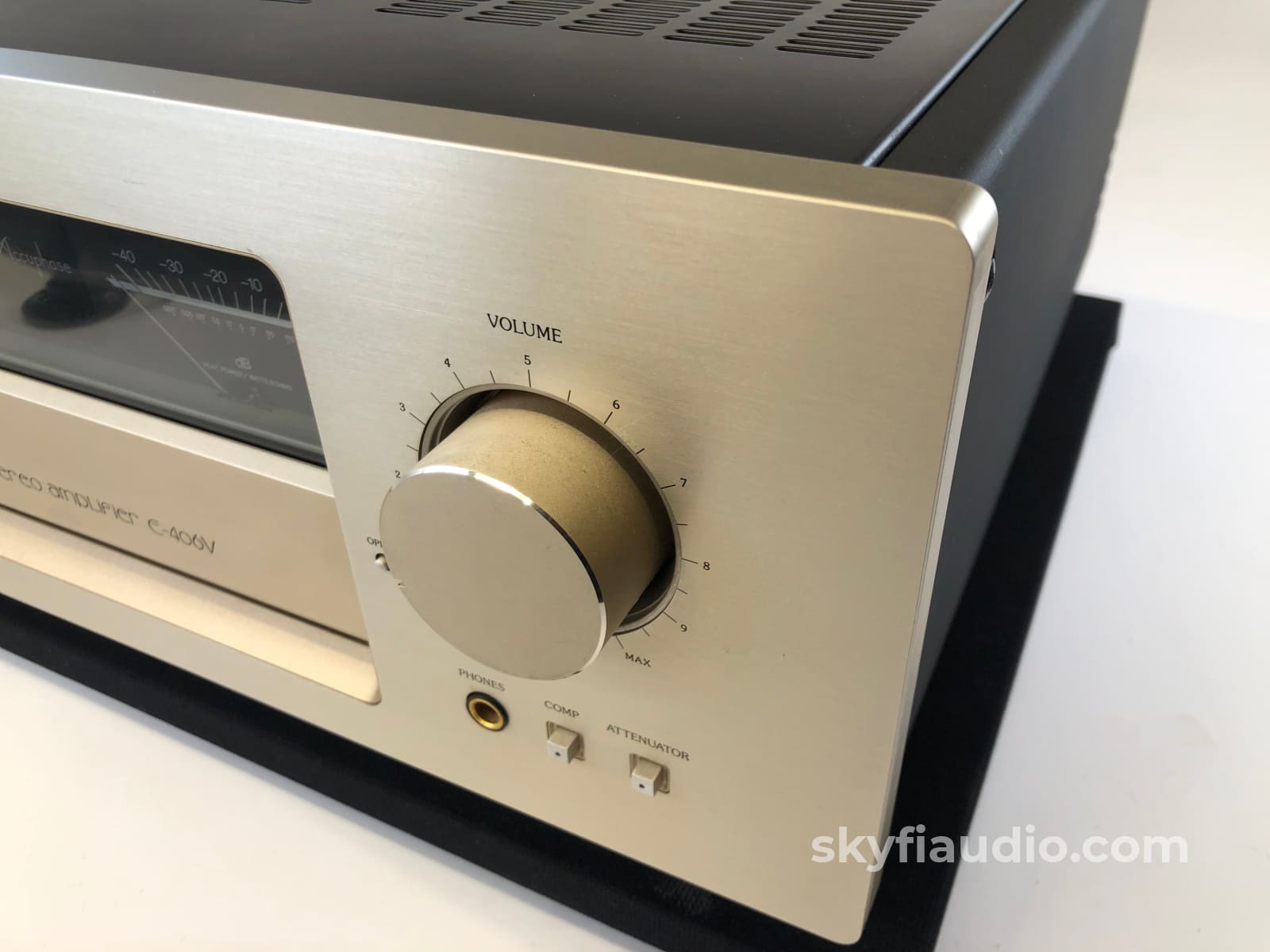 Accuphase E-406V Integrated Amplifier
