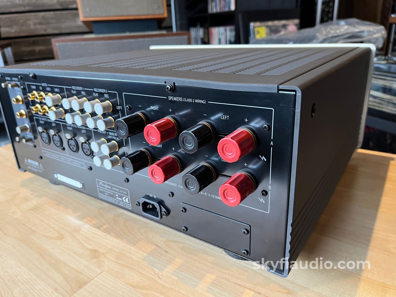 Accuphase E-530 Class A Integrated Amplifier - W/ Remote - CD + Digital