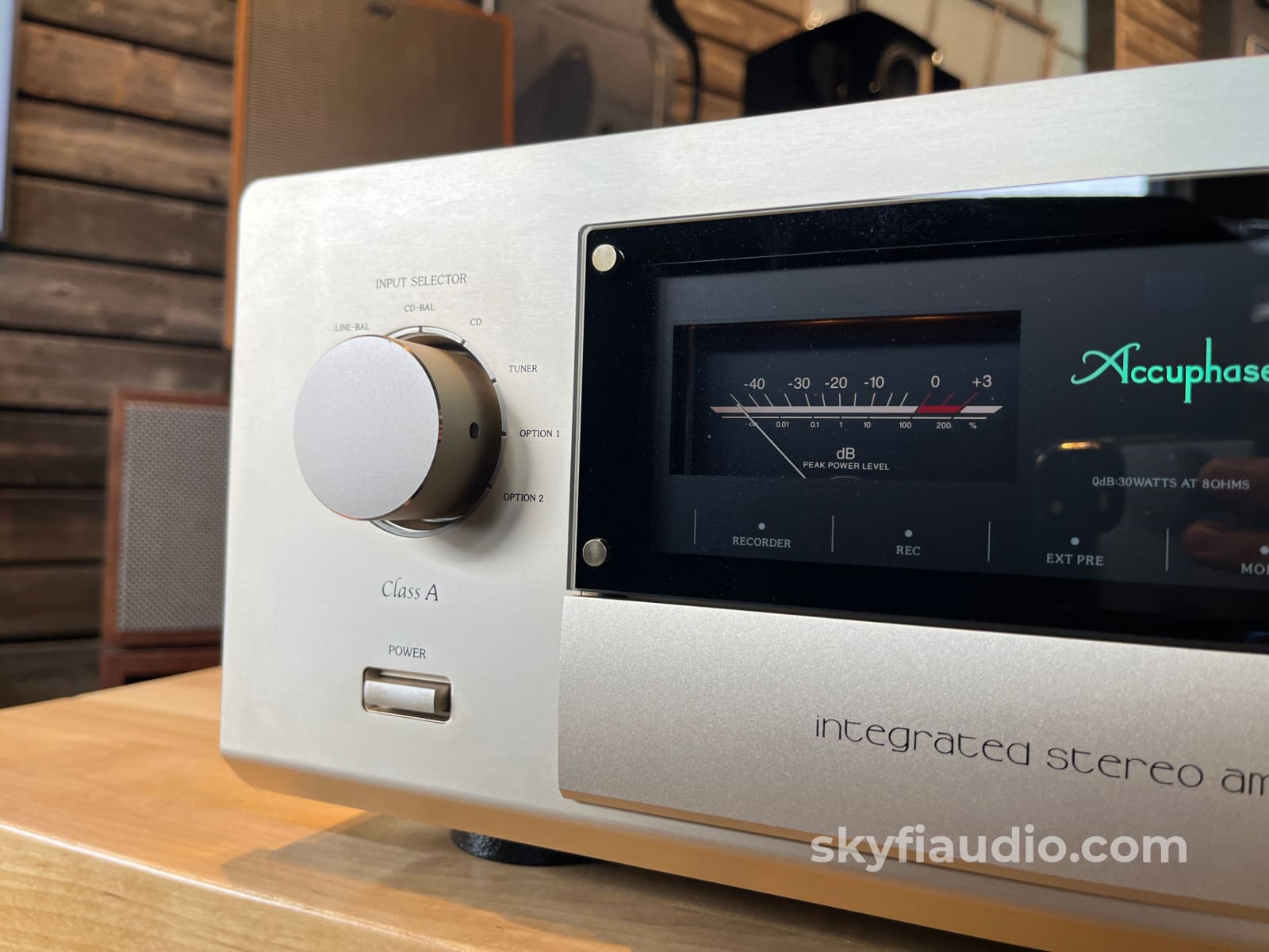 Accuphase E-530 Class A Integrated Amplifier - W/ Remote - CD + Digital