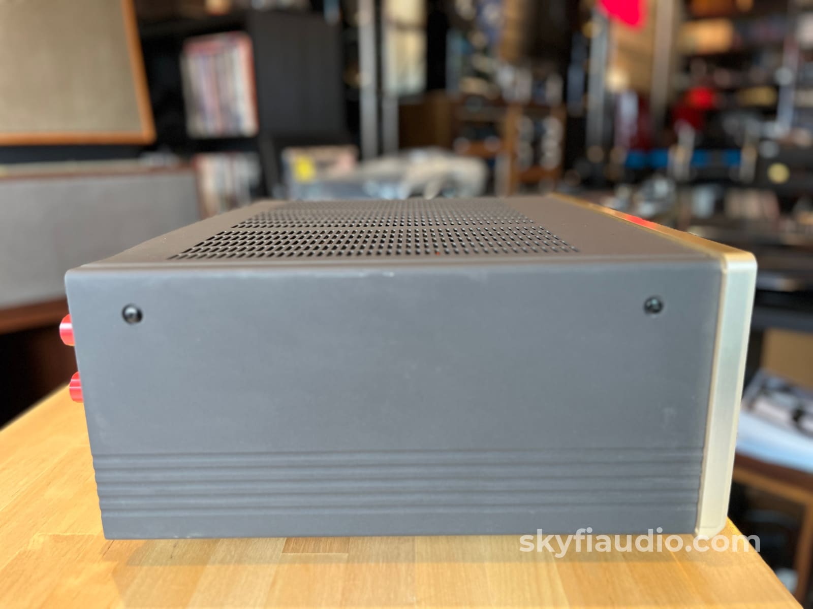 Accuphase E-530 Class A Integrated Amplifier - W/ Remote - CD + Digital