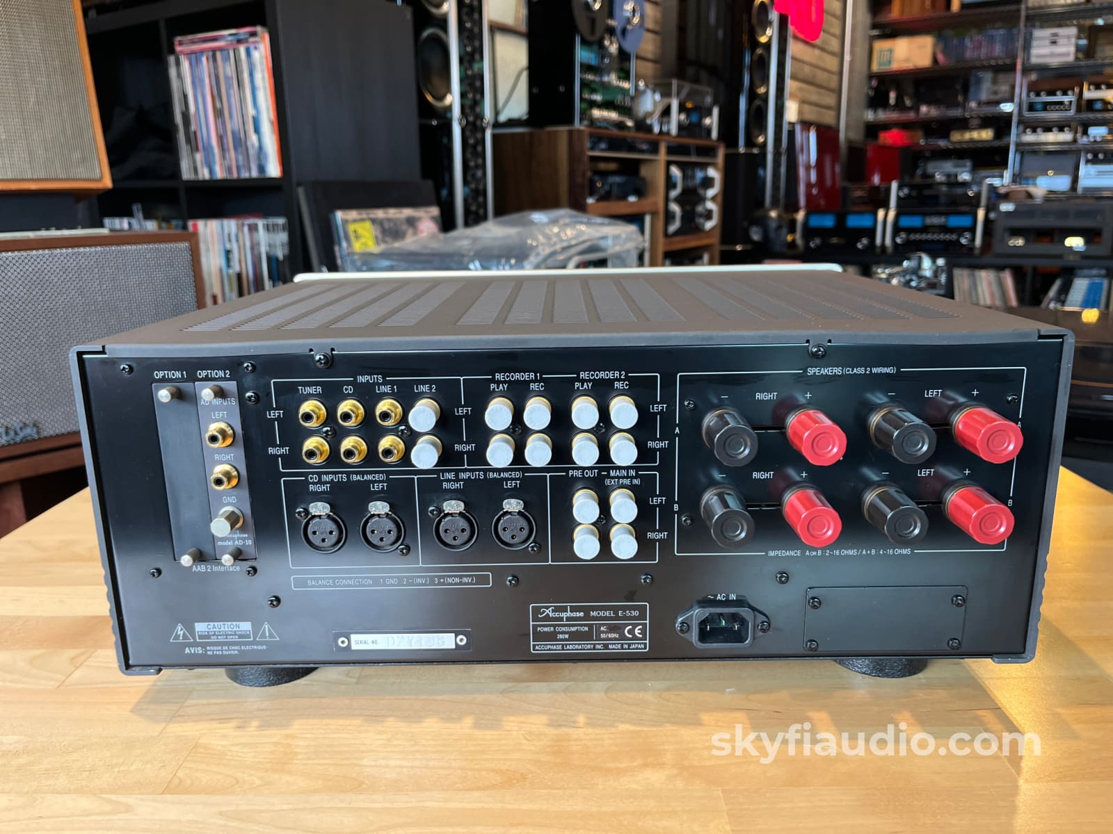 Accuphase E-530 Class A Integrated Amplifier - W/ Remote - CD + Digital