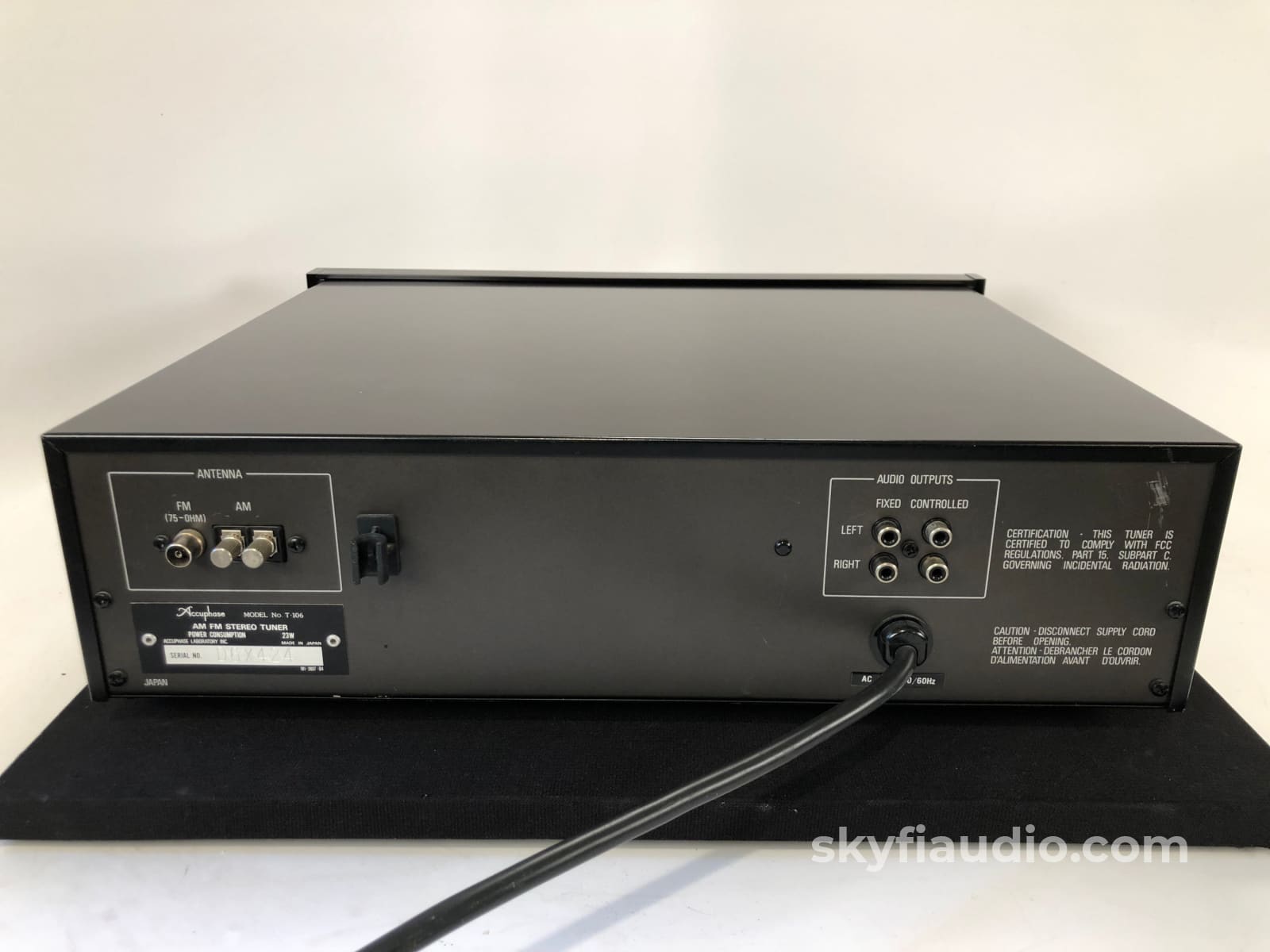 Accuphase T-106 Digital Am-Fm Stereo Tuner