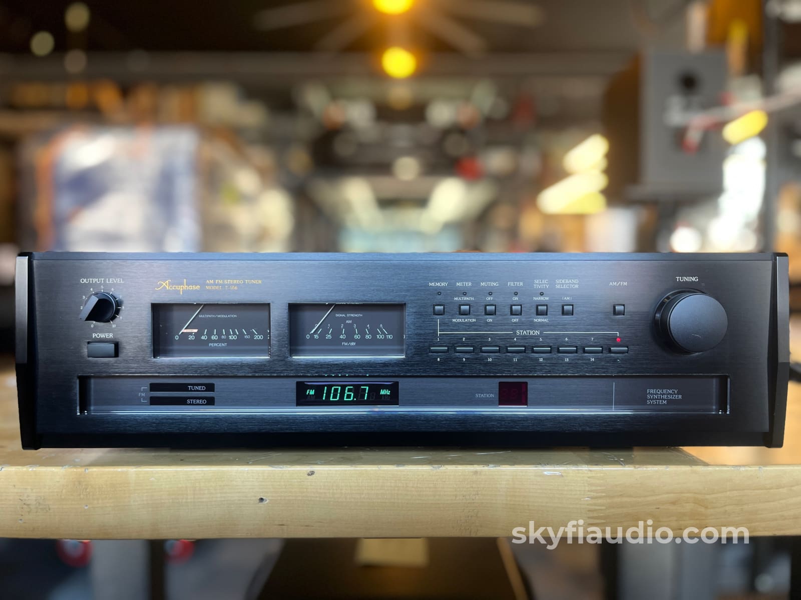 Accuphase T-106 Vintage Tuner