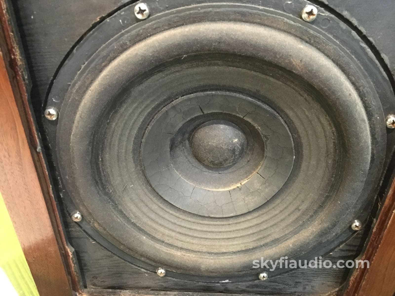 Acoustic Research Ar-3 Speakers