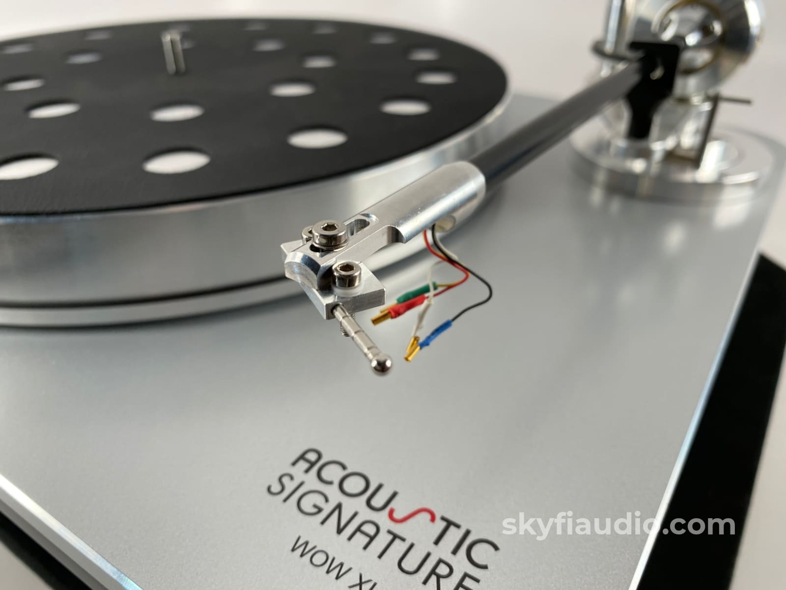 Acoustic Signature Wow Xl Turntable With New Sumiko Cartridge