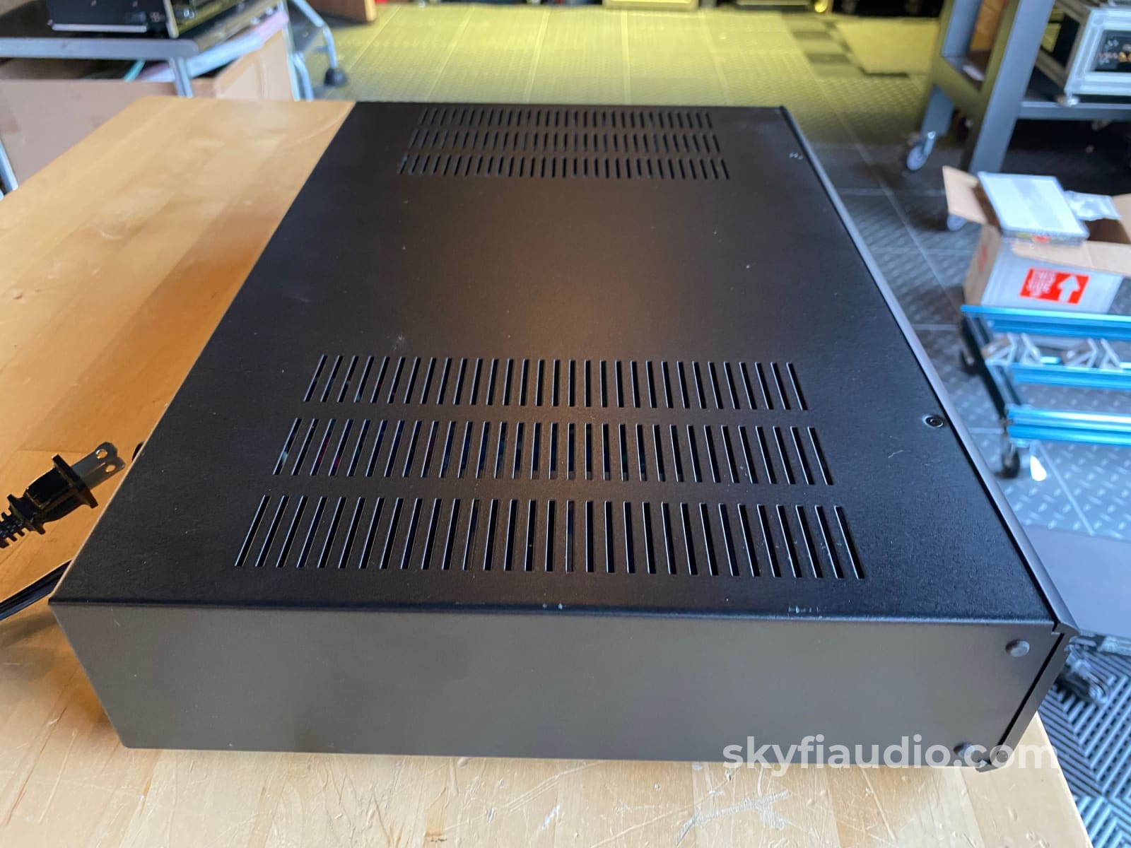 Adcom Gfa-535Ii Solid State Amplifier 60W X 2