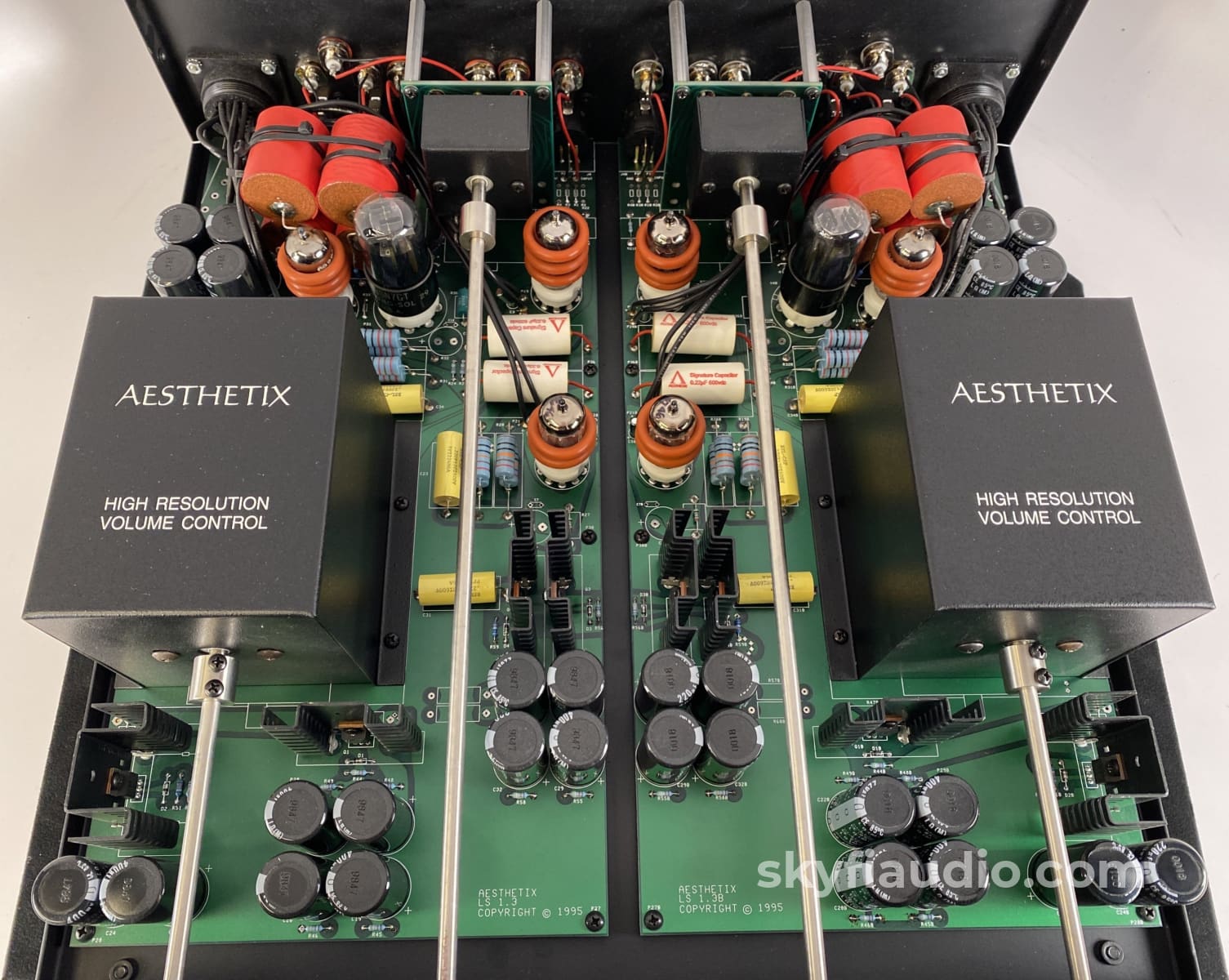 Aesthetix Callisto Signature Edition Tube Preamplifier W/Dual Power Supplies