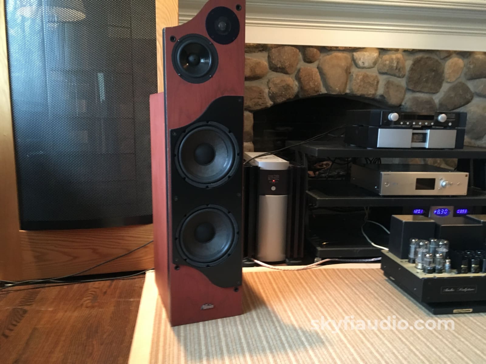Alon Lotus Elite Speakers - Restored And Super Rare Cherry