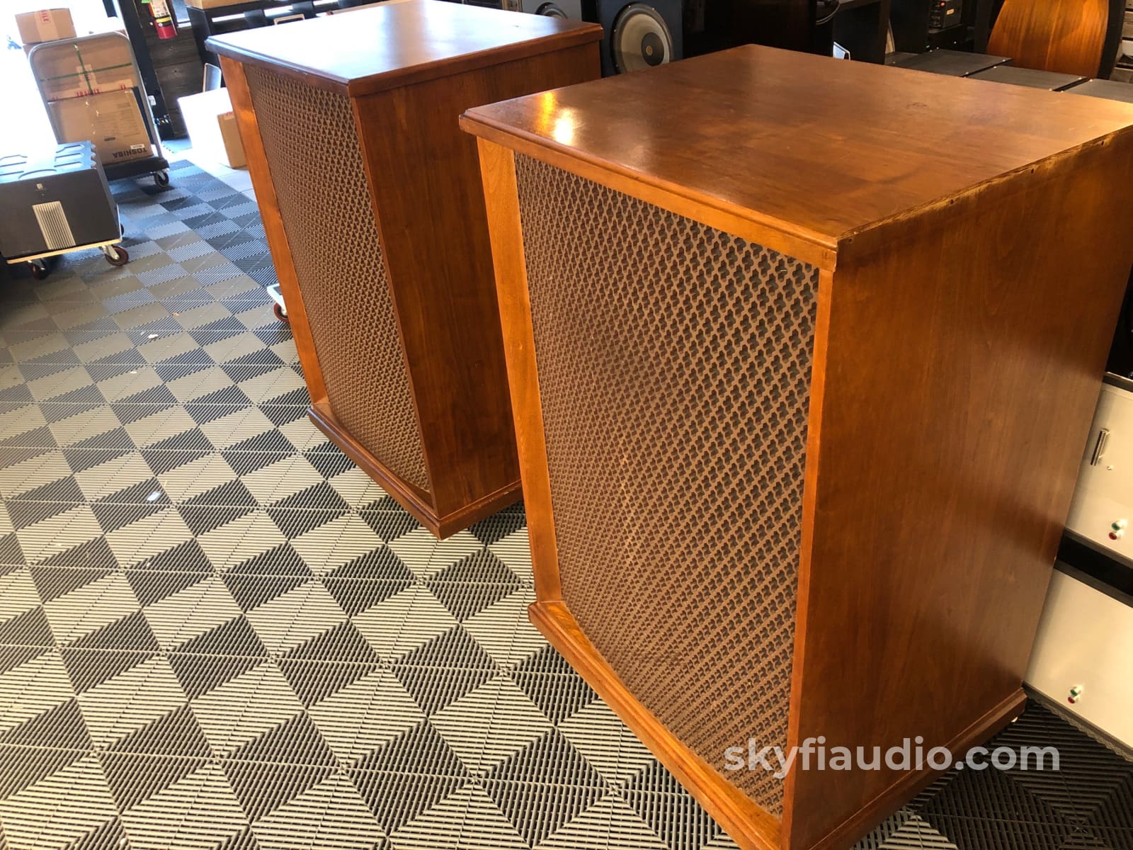 Altec Lansing Magnificent A7-500W-1 Speaker System - Voice Of The Theater Speakers