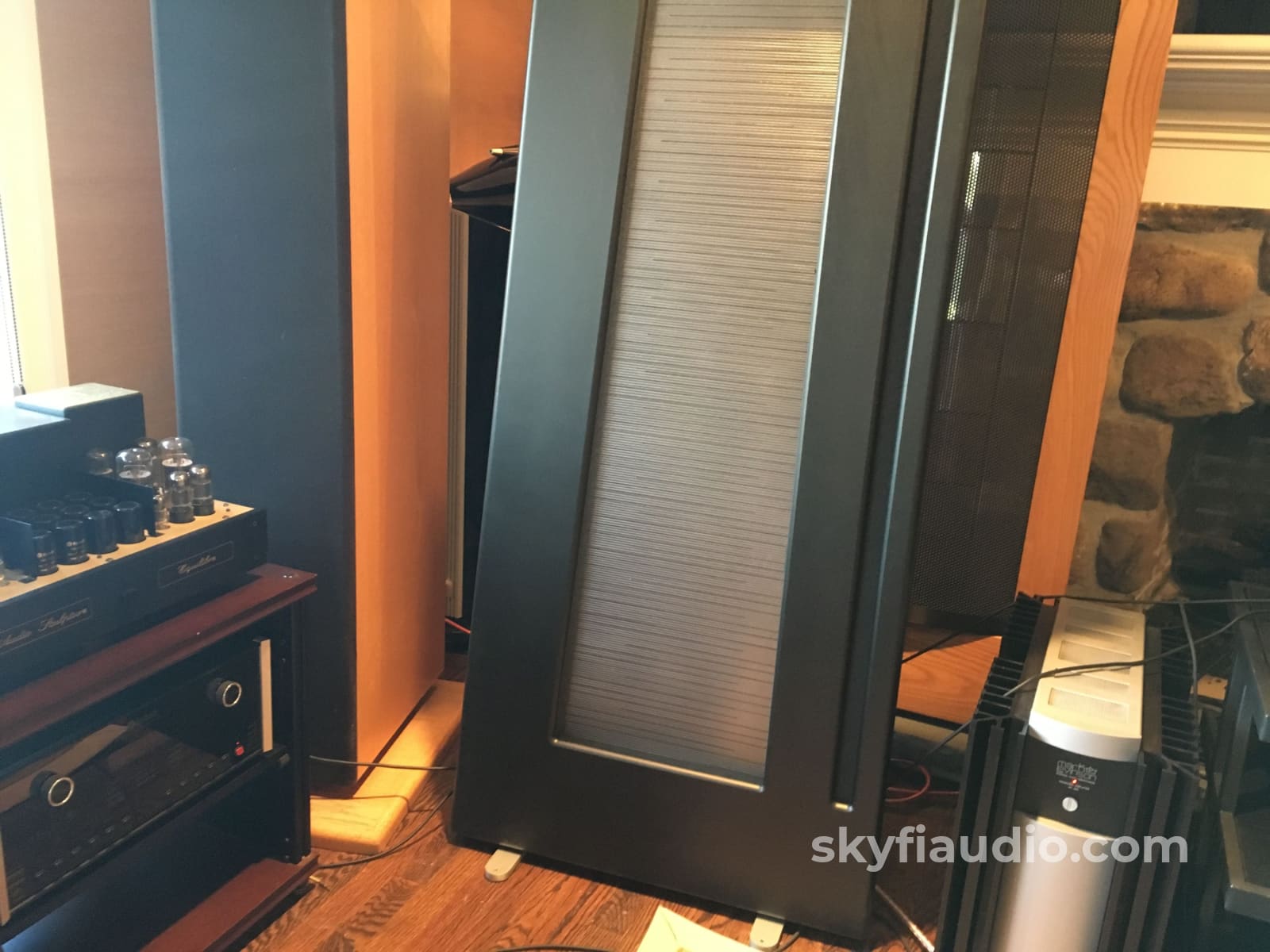 Apogee Acoustics Duetta Sig Speakers Signature Version