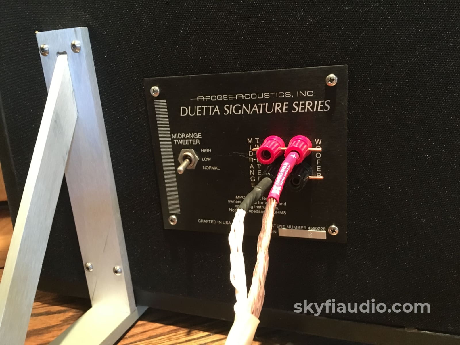 Apogee Acoustics Duetta Sig Speakers Signature Version