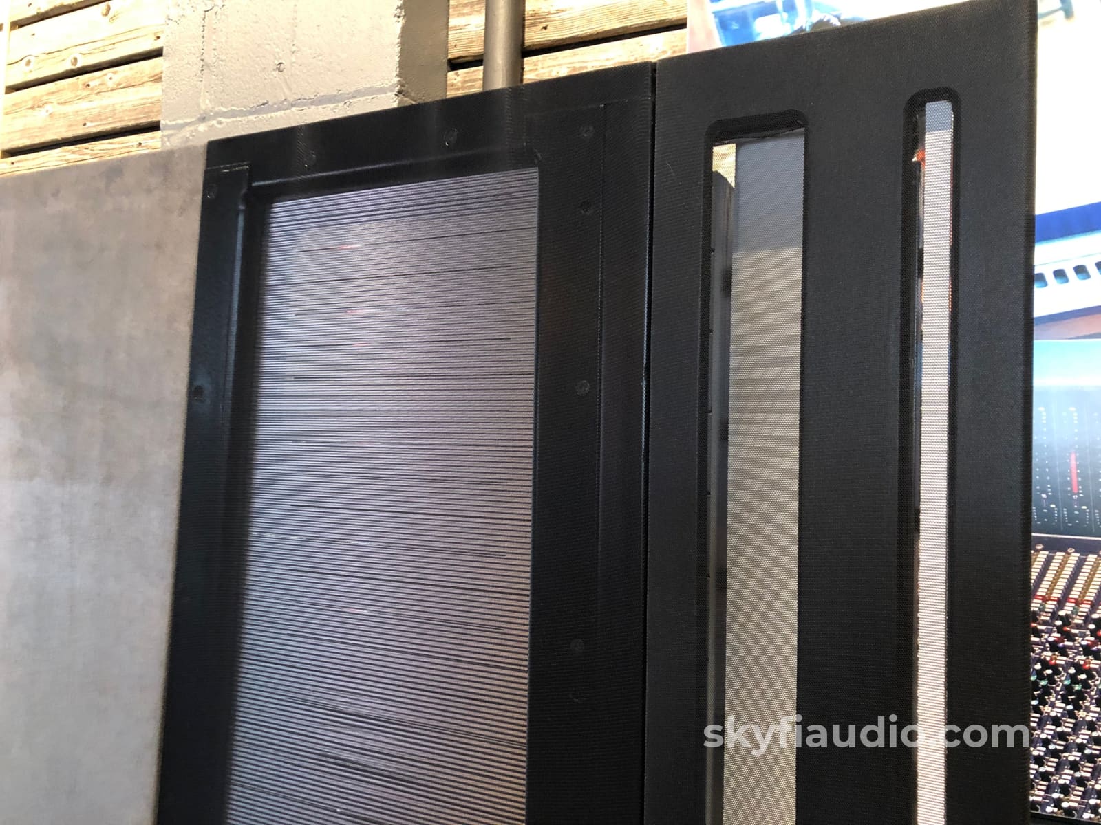 Apogee Acoustics Full Range Aka The Speakers - Spectacular