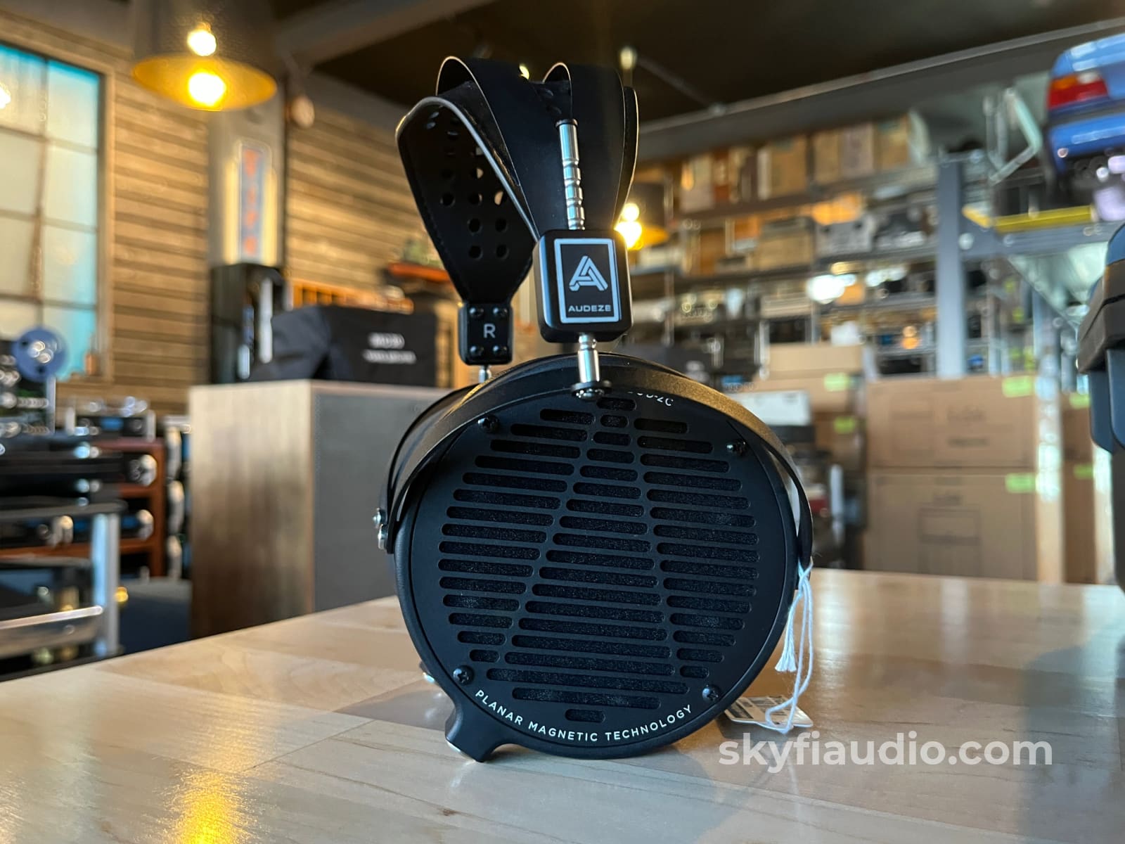 Audeze LCD-2C Planar Magnetic Headphones Headphones