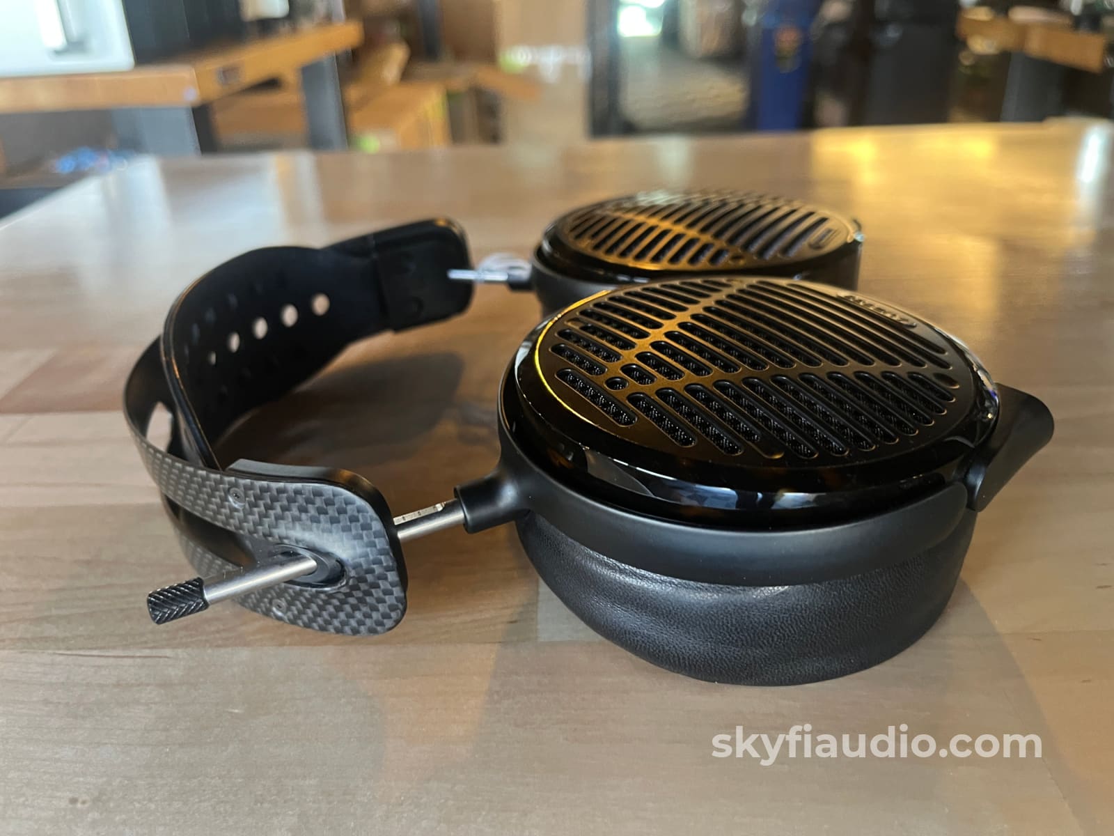 Audeze LCD-5 Planar magnetic headphones Headphones