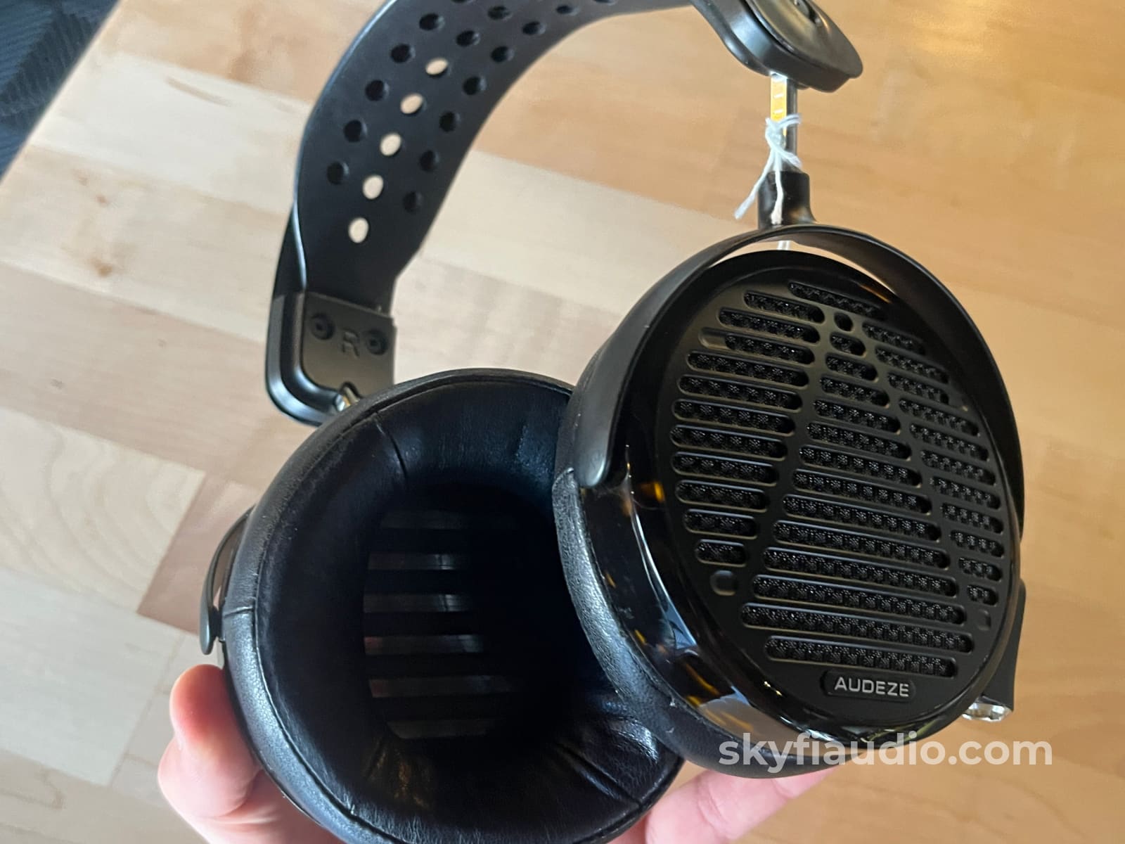 Audeze LCD-5 Planar magnetic headphones Headphones