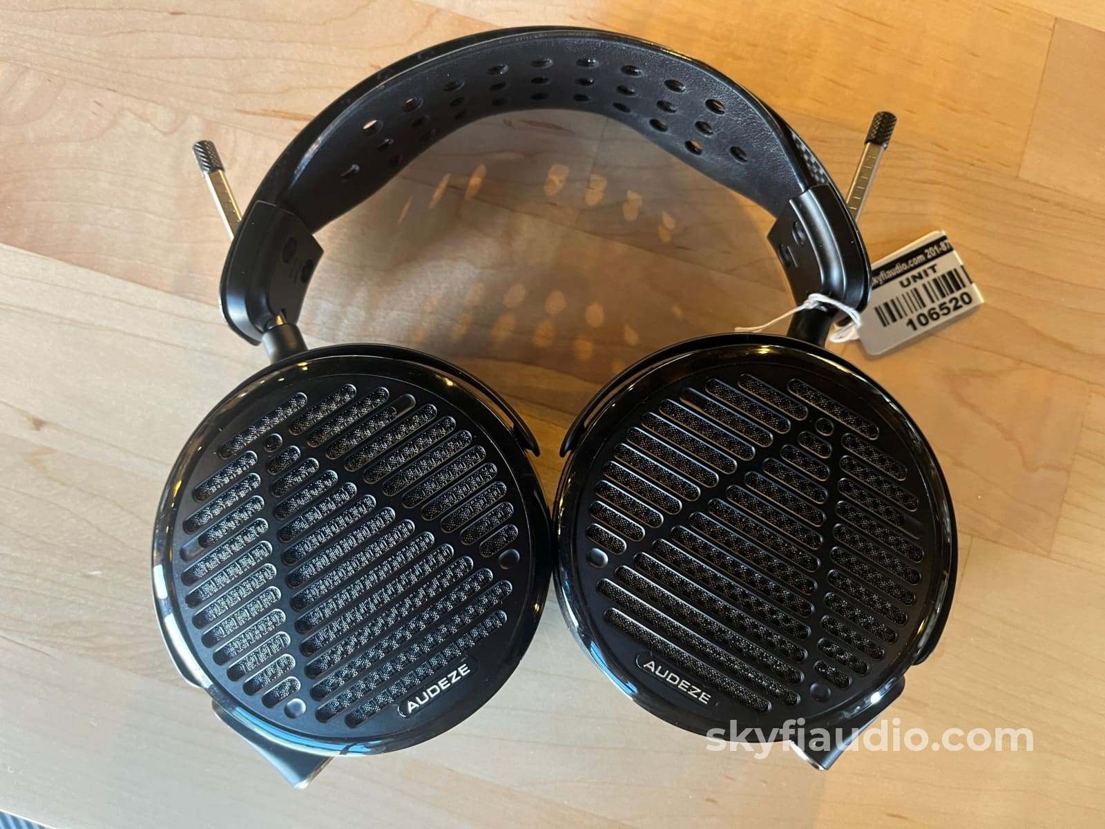 Audeze LCD-5 Planar magnetic headphones Headphones