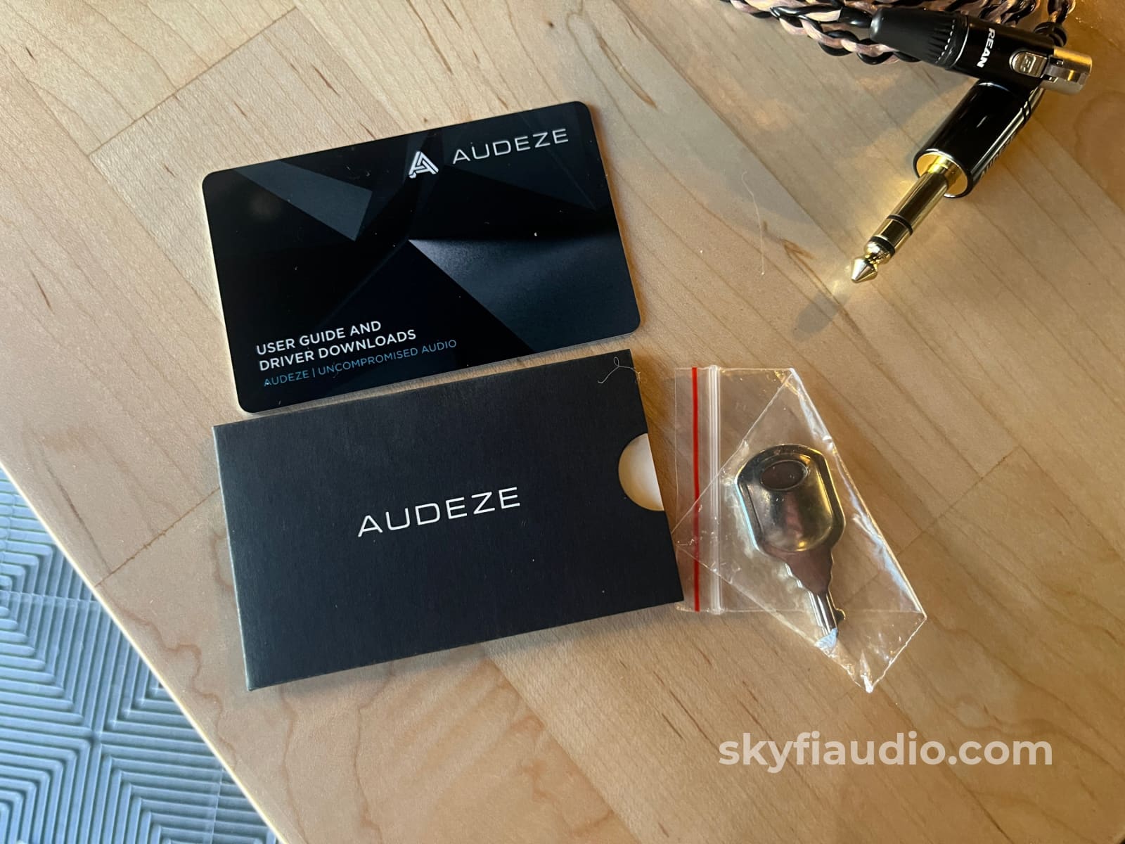 Audeze LCD-5 Planar magnetic headphones Headphones