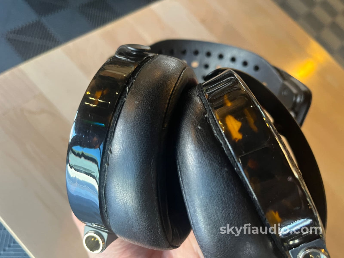 Audeze LCD-5 Planar magnetic headphones Headphones