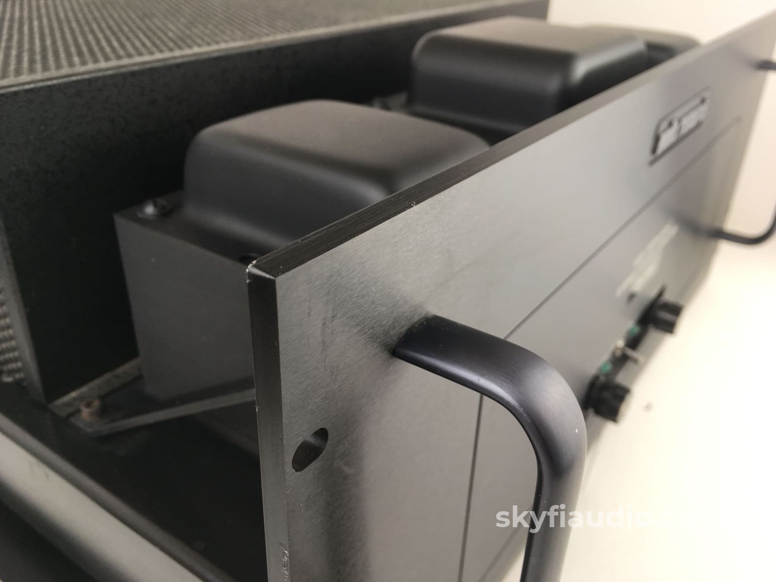 Audio Research D-115 Classic Tube Amplifier - Silver Or Black Faceplate Choice