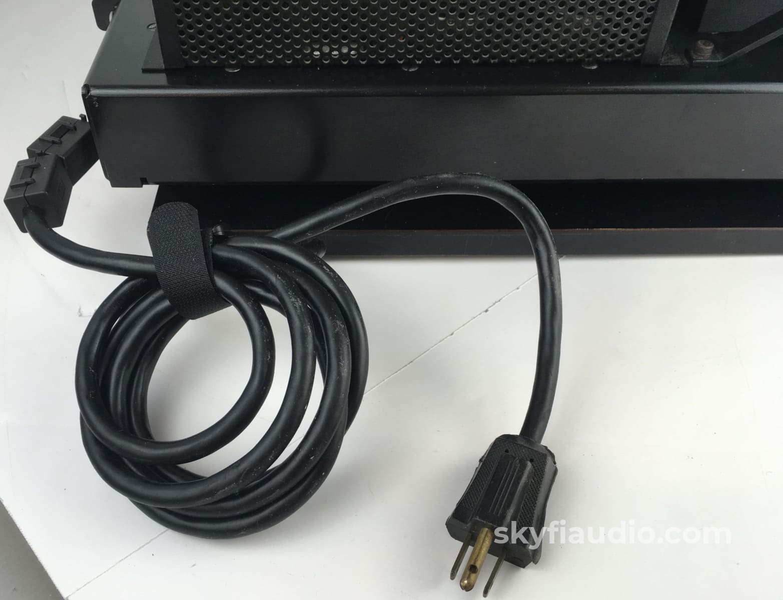 Audio Research D-115 Classic Tube Amplifier - Silver Or Black Faceplate Choice