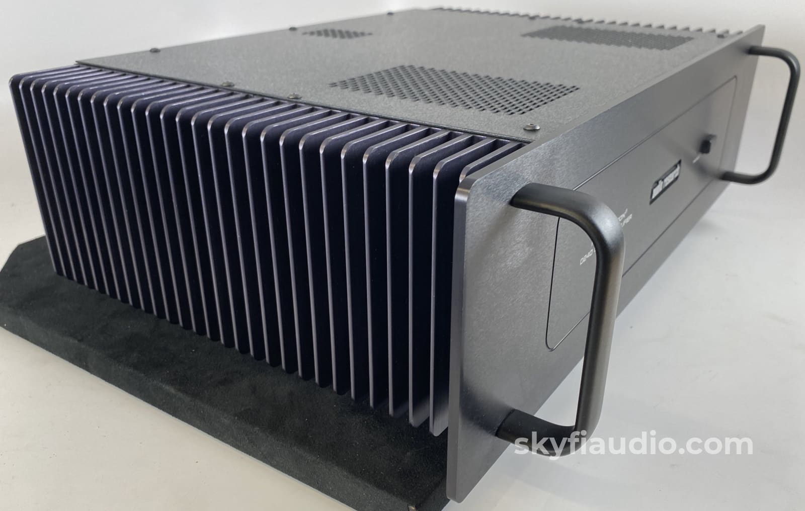 Audio Research D240 Mkii Amplifier - Serviced And Powerful