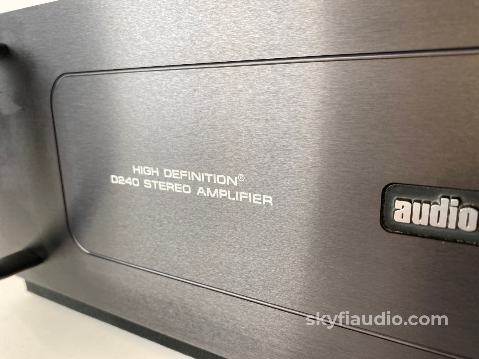 Audio Research D240 Mkii Amplifier - Serviced And Powerful