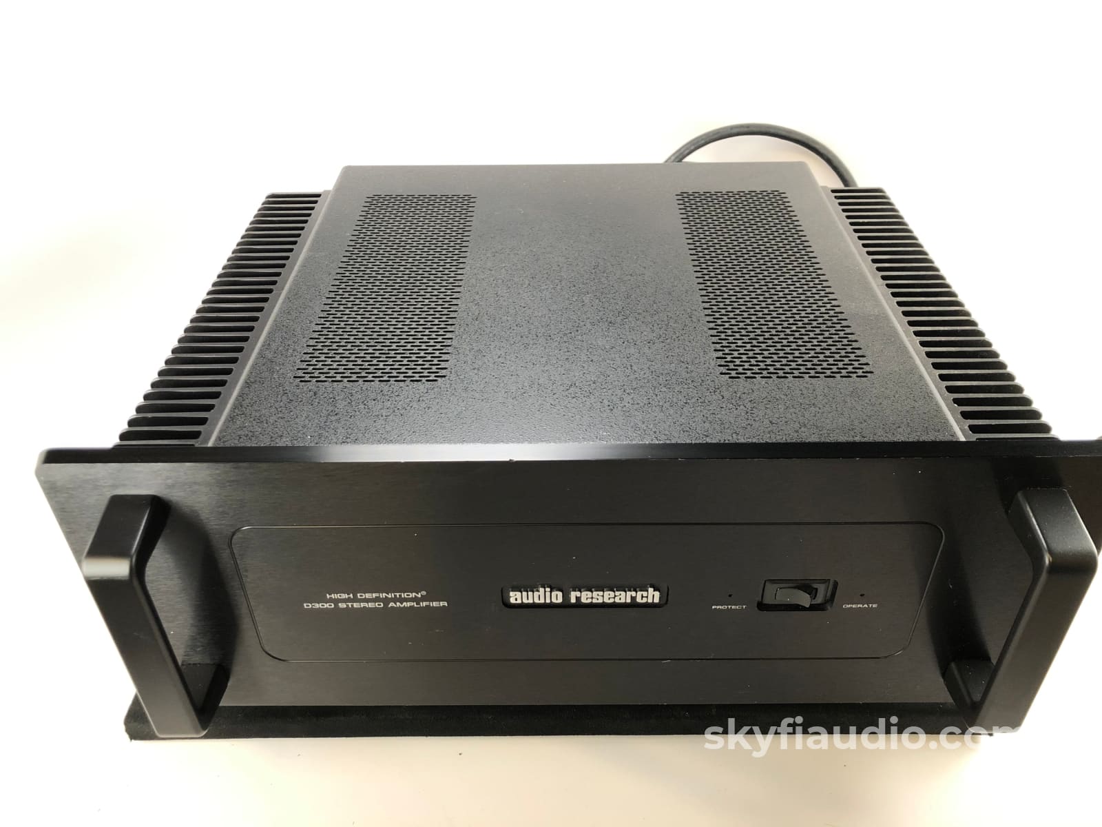 Audio Research D300 Solid State Amplifier - 160W