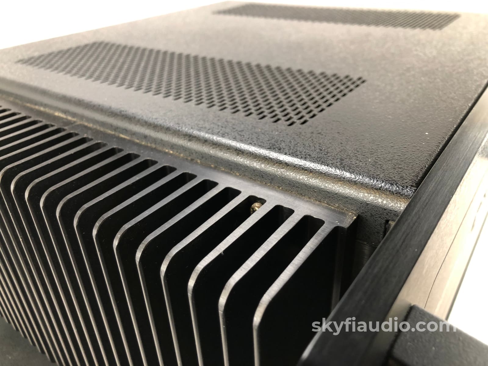 Audio Research D300 Solid State Amplifier - 160W