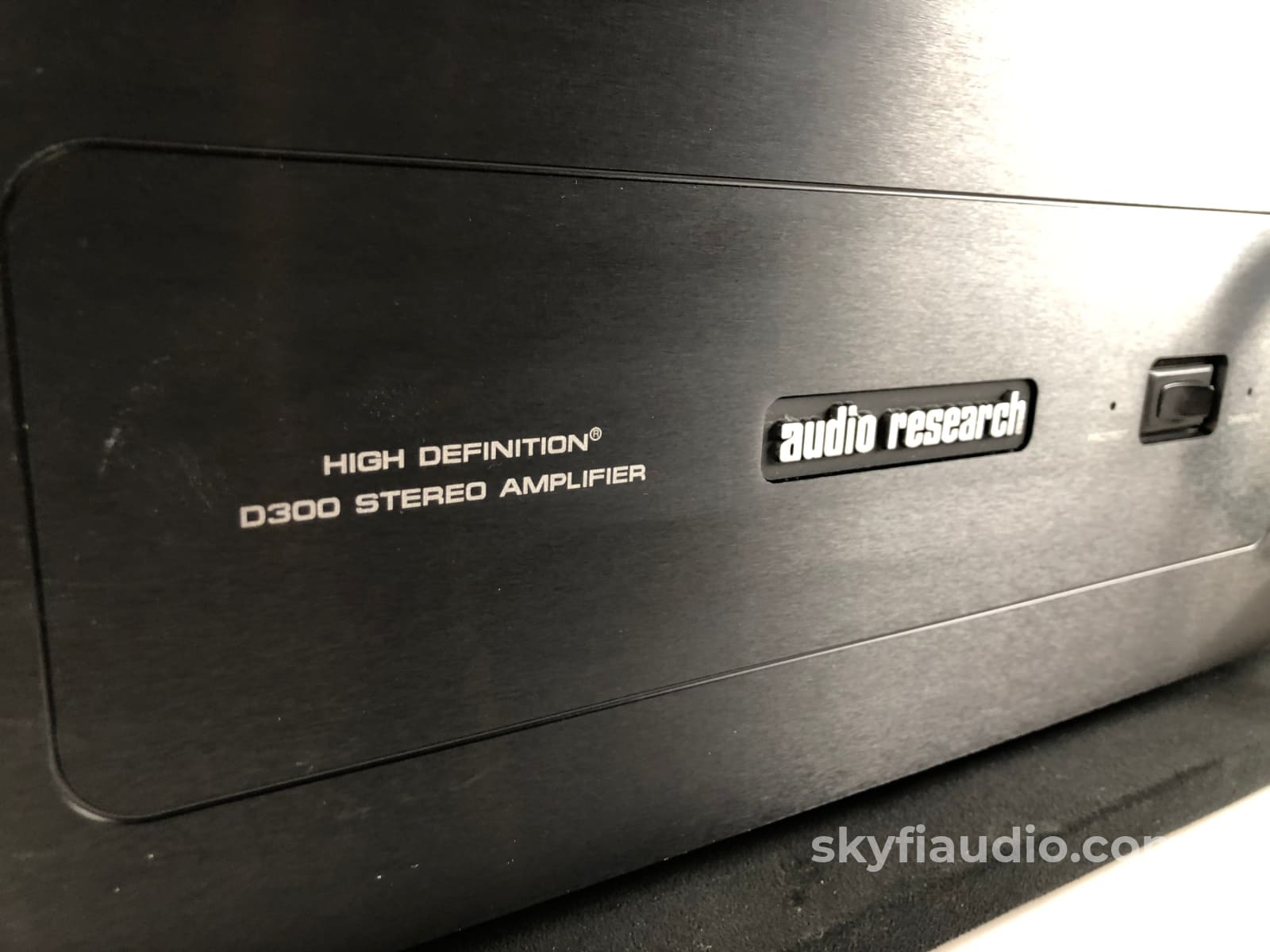 Audio Research D300 Solid State Amplifier - 160W