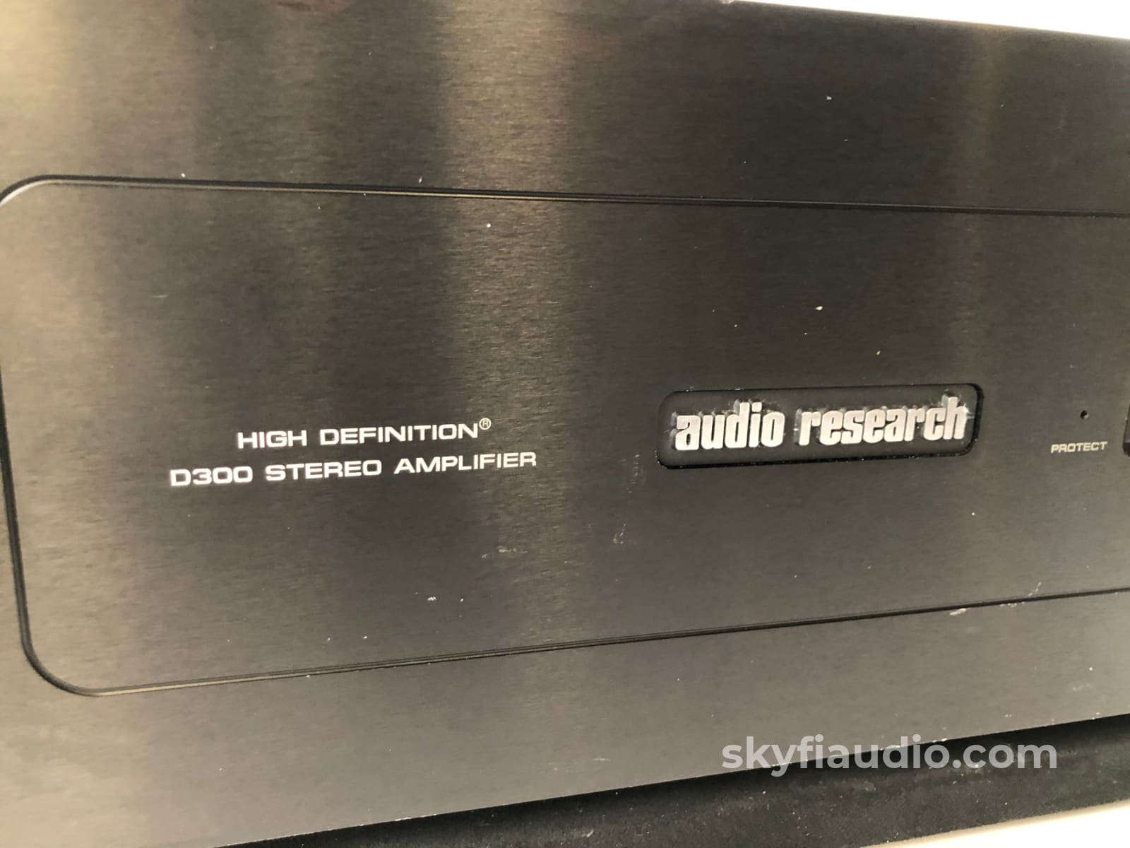 Audio Research D300 Solid State Amplifier - 160W