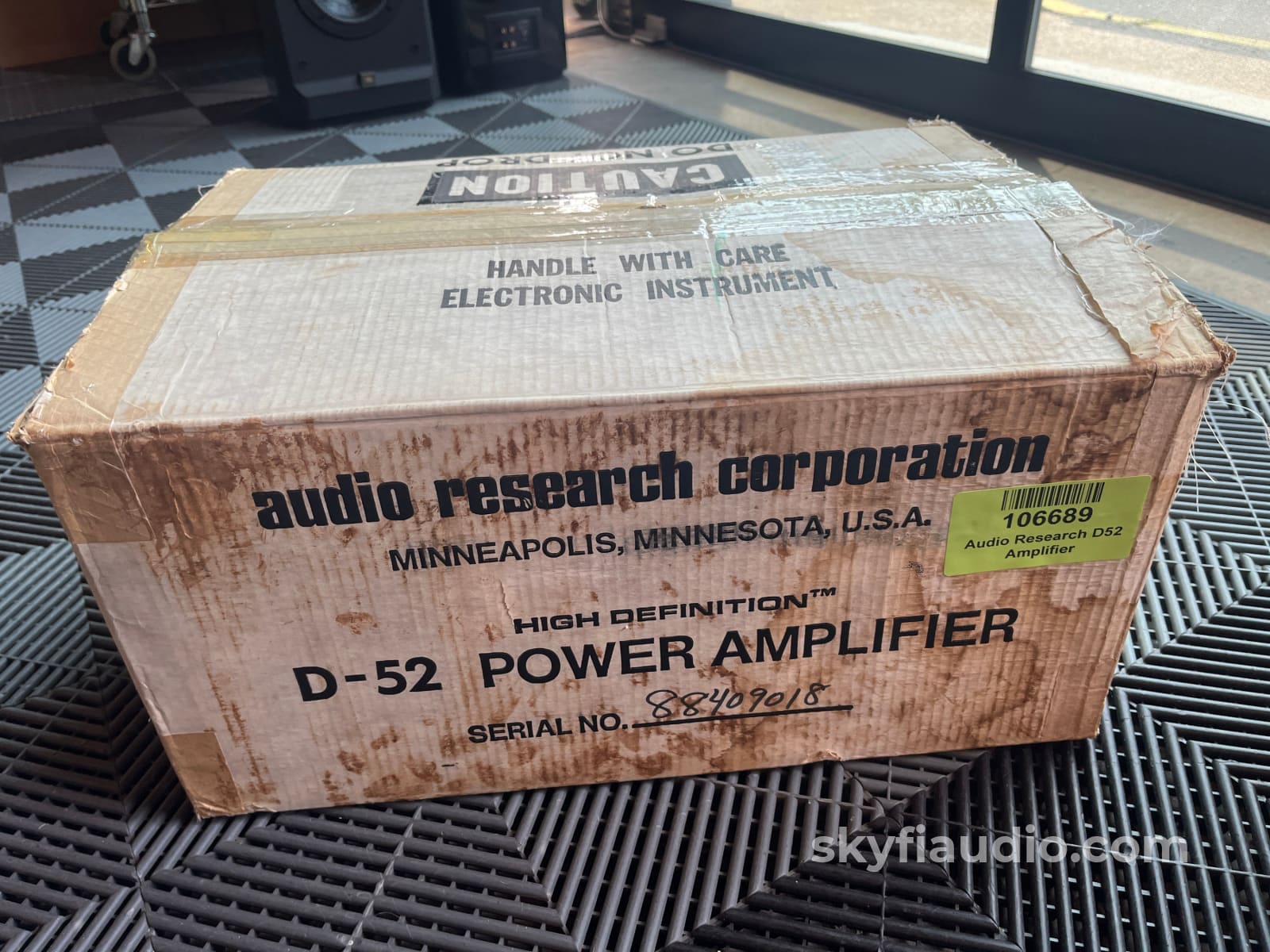 Audio Research D52 Vintage Solid State Amplifier Amplifier