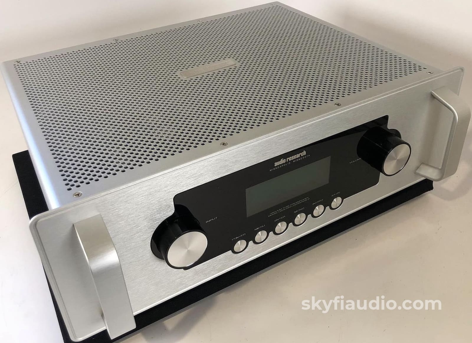 Audio Research Ls28 Tube Preamp - Like New And Still Under Warranty Preamplifier