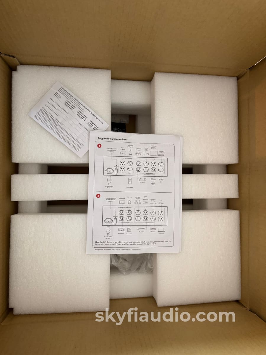 Audioquest Niagra 5000 12 Outlet Power Conditioner - W/ Box And Manual