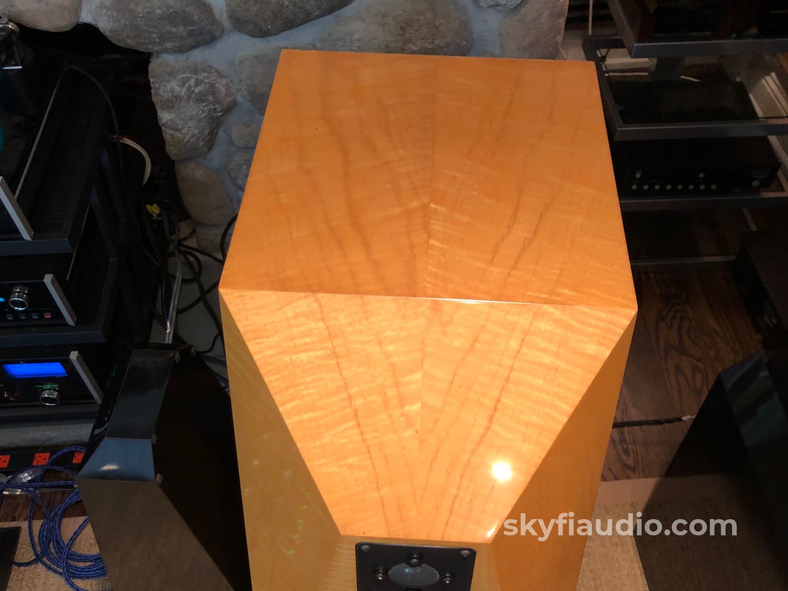 Avalon Ascent Mkii Flagship Speaker With External Crossovers Speakers