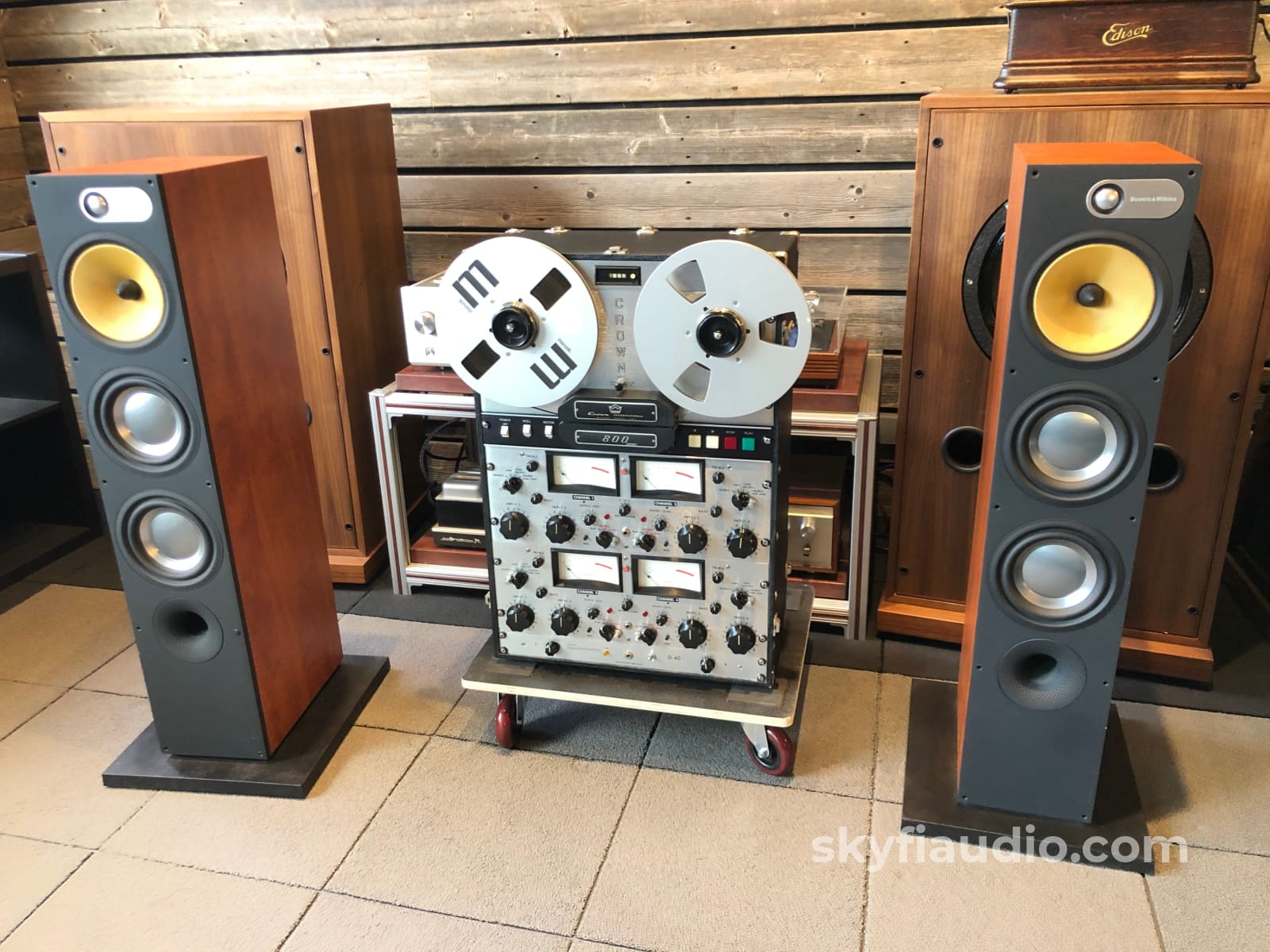B&W (Bowers And Wilkins) 600 Series - 683 Floorstanding Three-Way Speakers